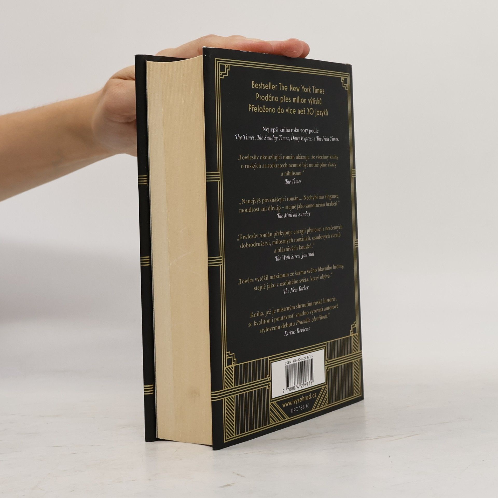 Amor Towles Gentleman v Moskvě