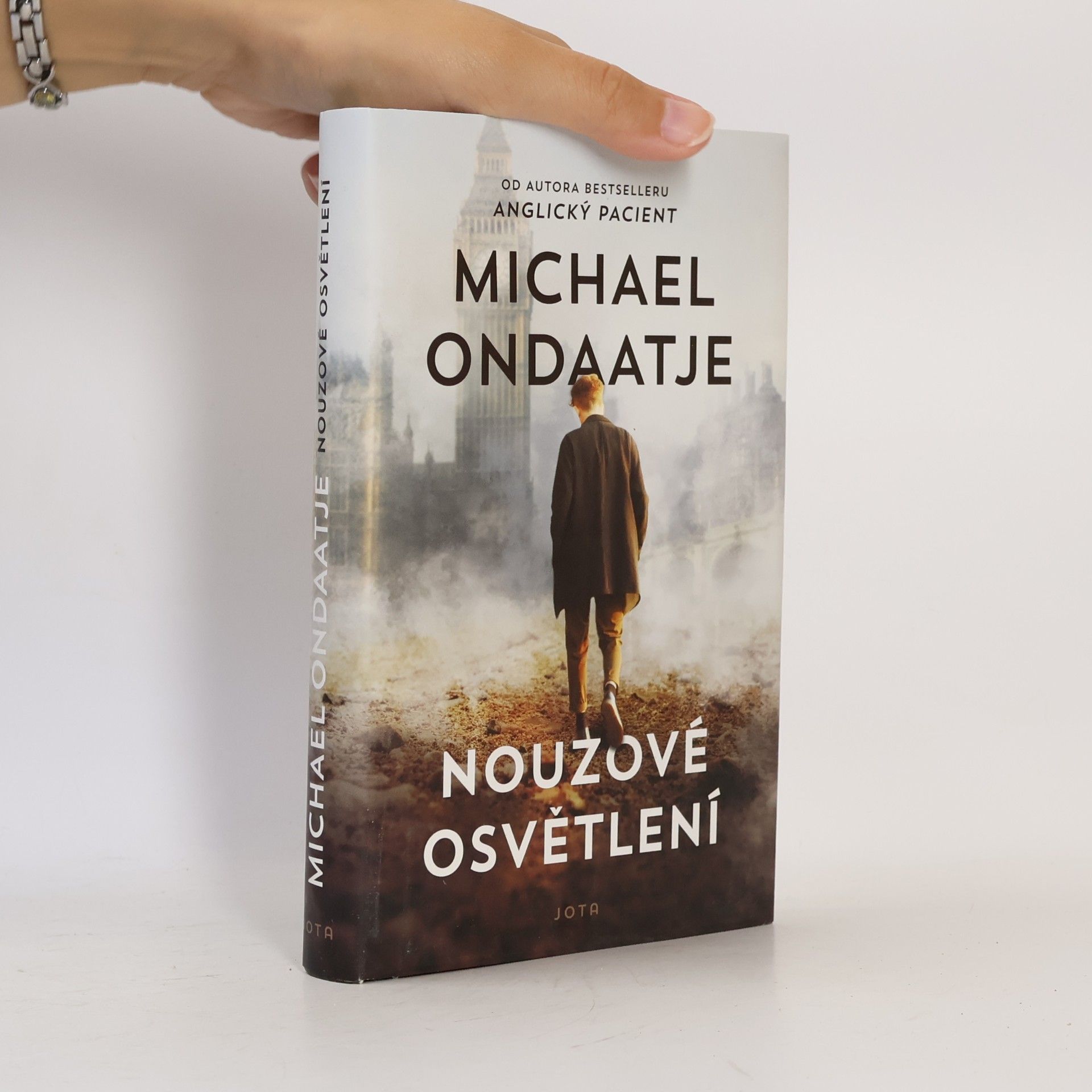 Michael Ondaatje Nouzové osvětlení