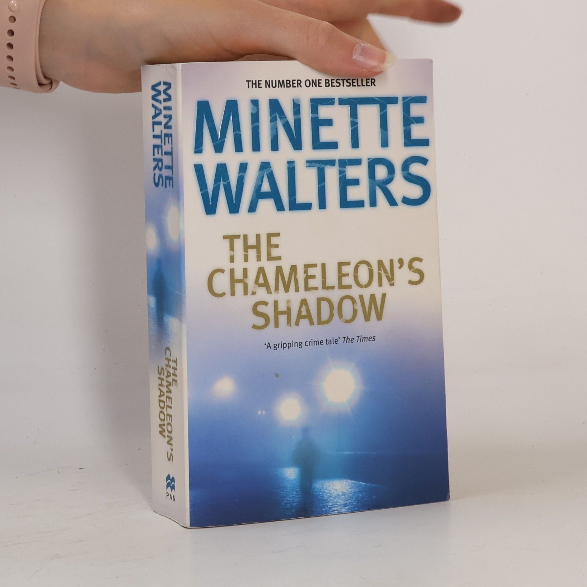 Minette Walters The chameleon's shadow