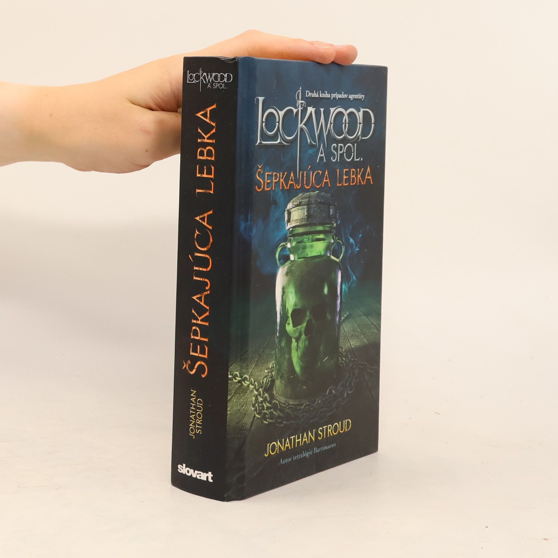 Jonathan Stroud Šepkajúca lebka