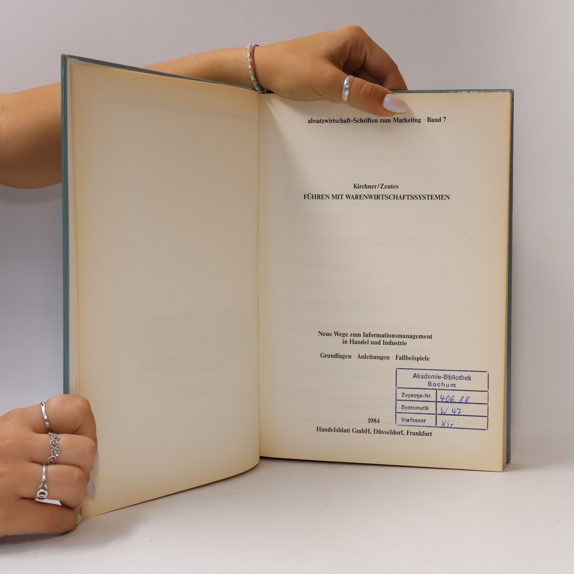 J. Dietrich Kirchner Absatzwirtschaft: Schriften zum Marketing - 7: Führen mit Warenwirtschaftssystemen