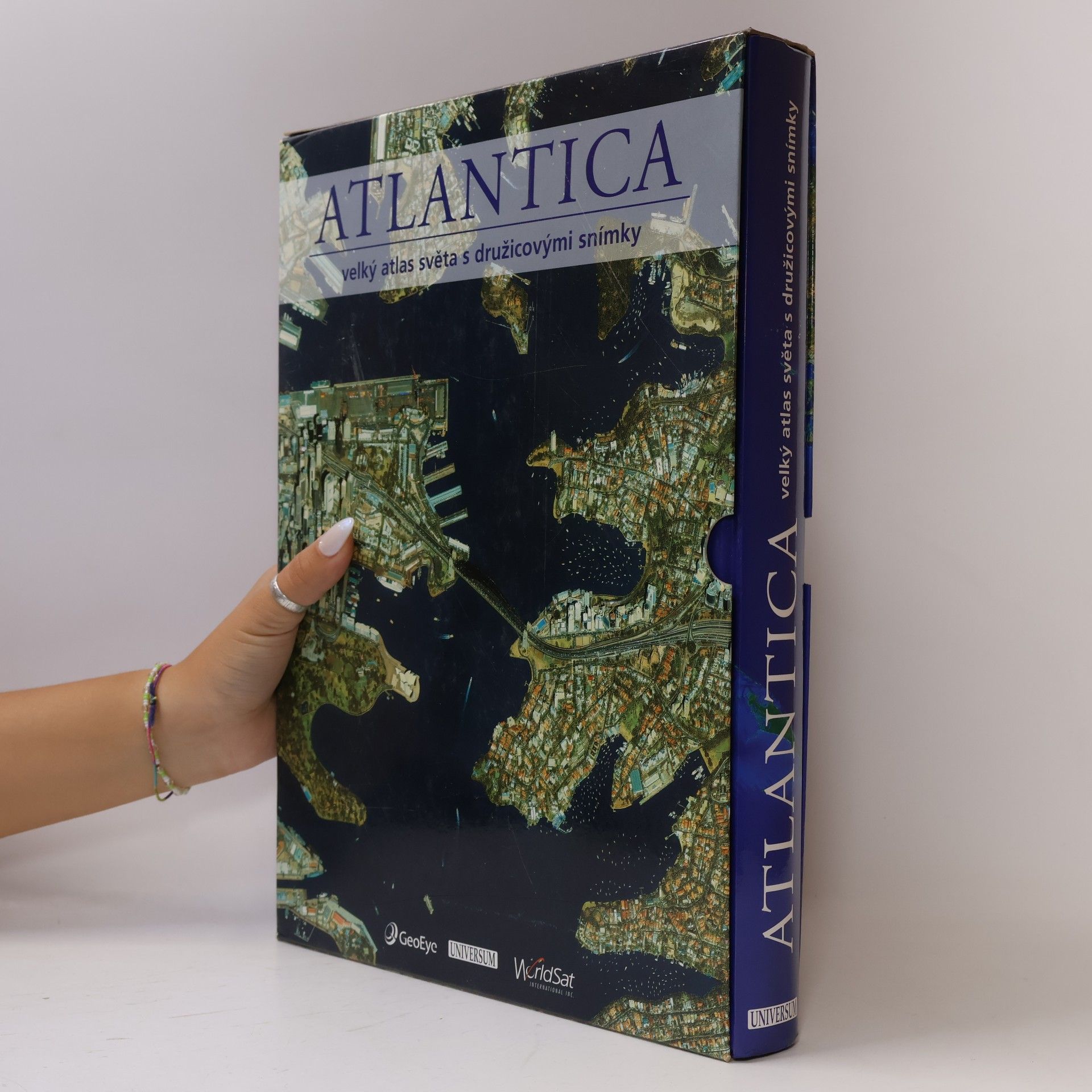Ambros Brucker Atlantica velký atlas světa s družicovými snímky