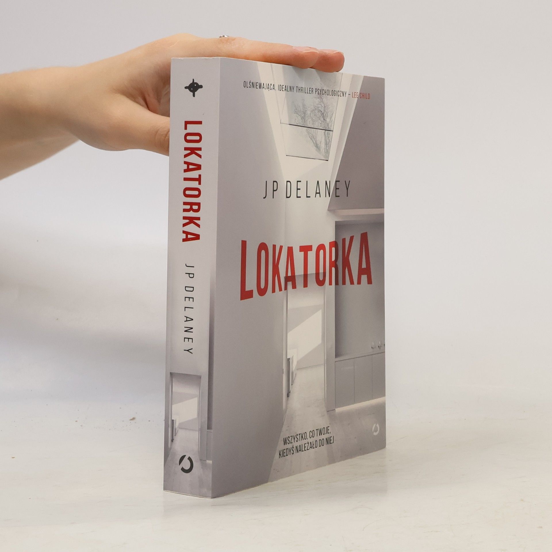 J. P. Delaney LOKATORKA