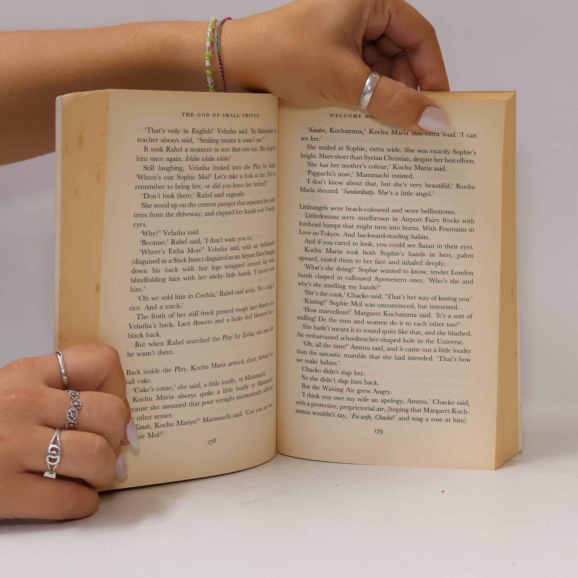 Arundhati Roy The god of small things