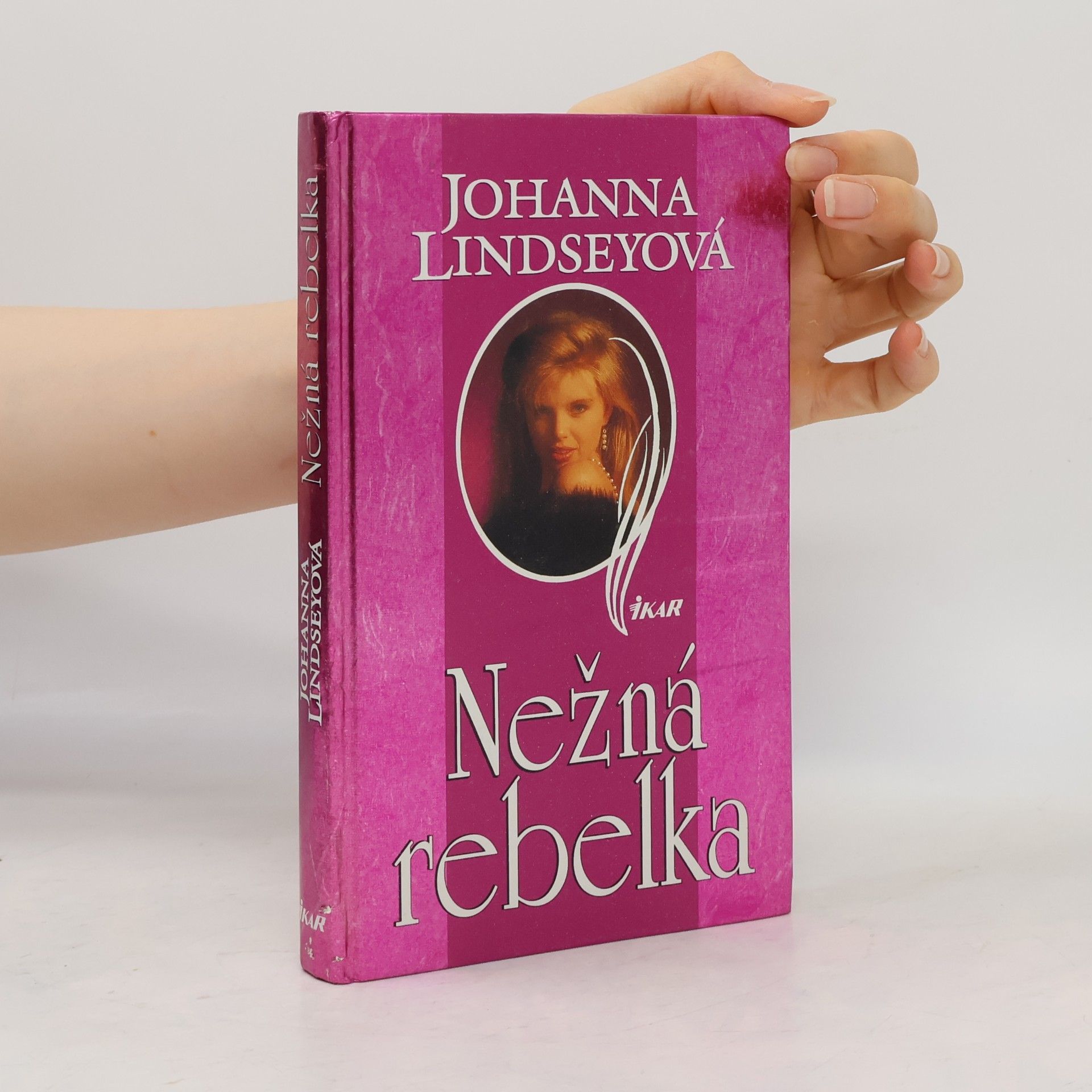 Johanna Lindsey Nežná rebelka