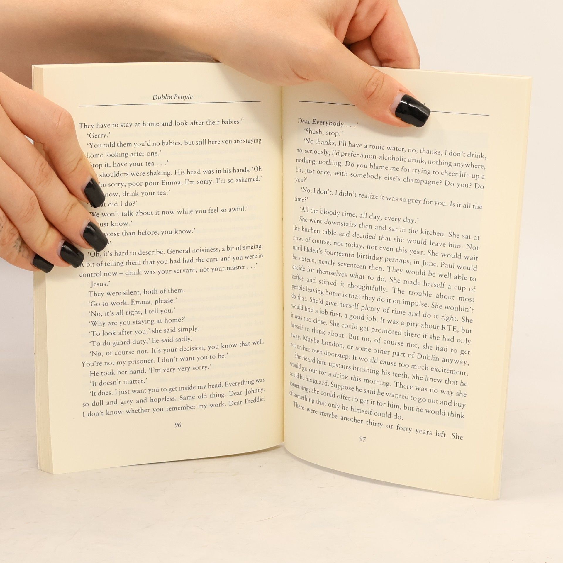 Maeve Binchy Dublin people : short stories