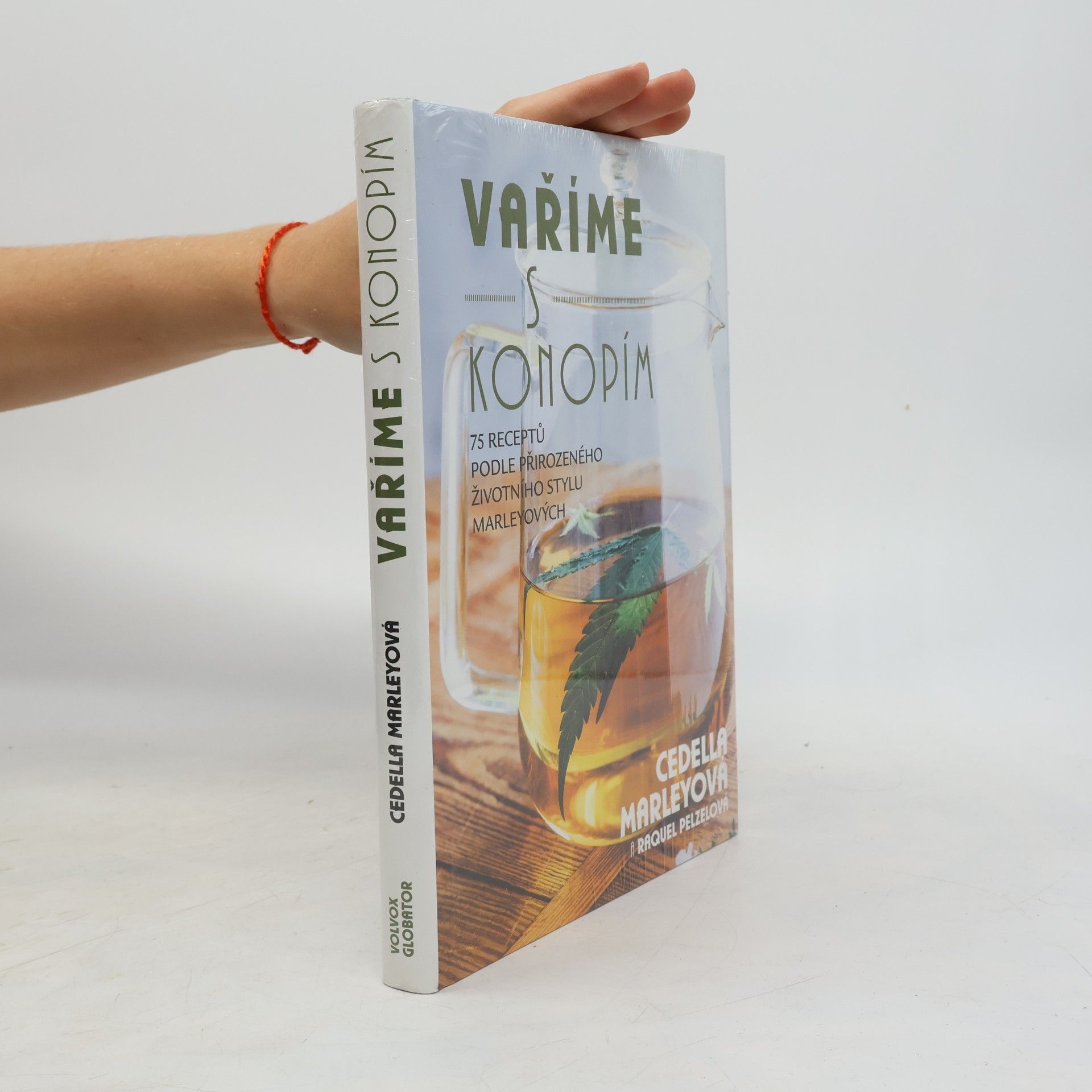 Raquel Pelzel Vaříme s konopím