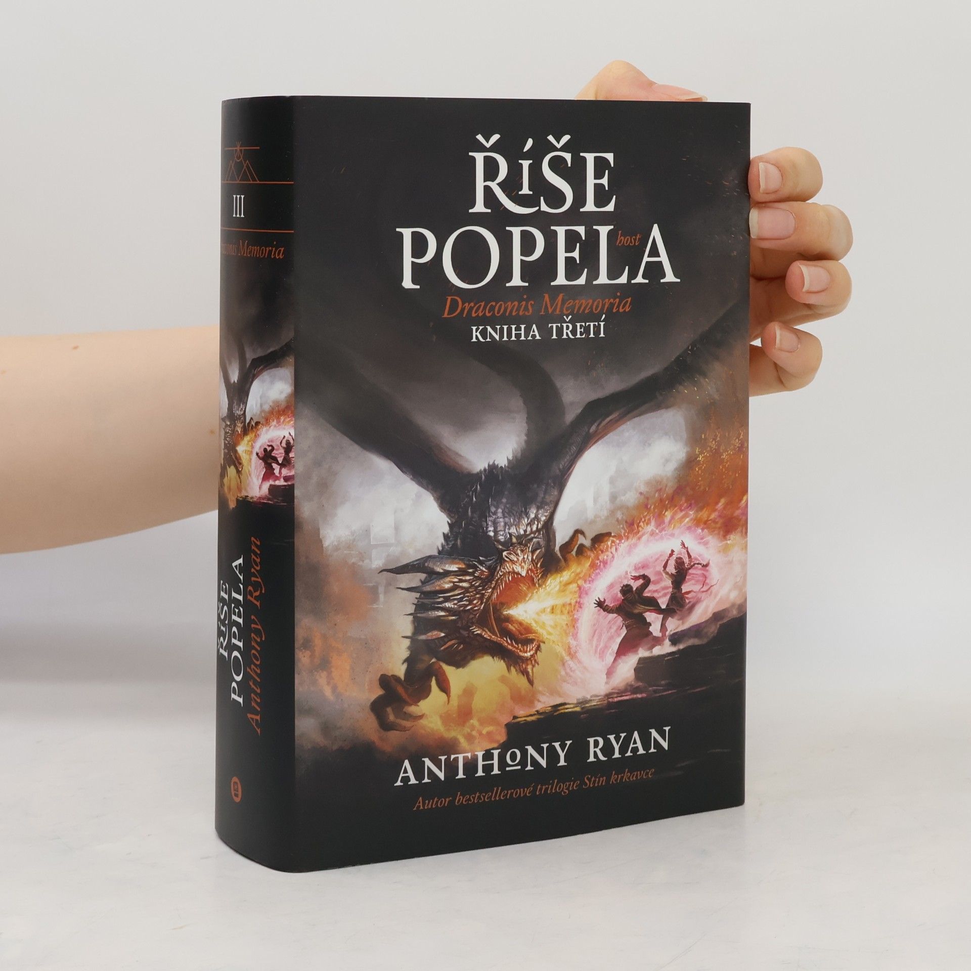 Anthony Ryan Říše popela