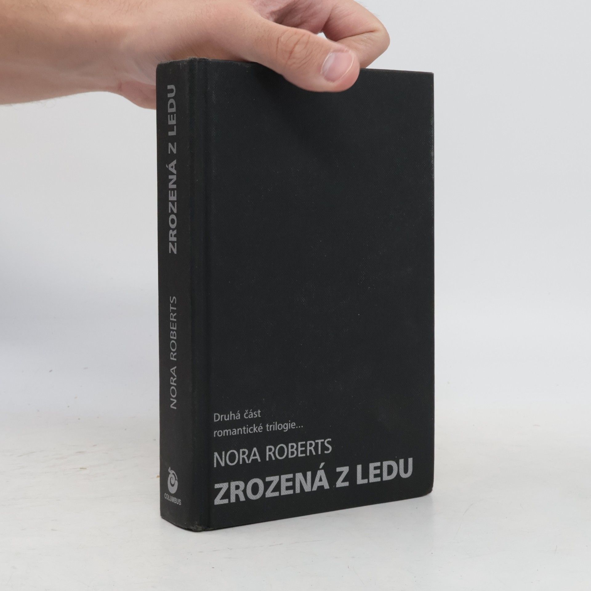 Nora Roberts Zrozená z ledu