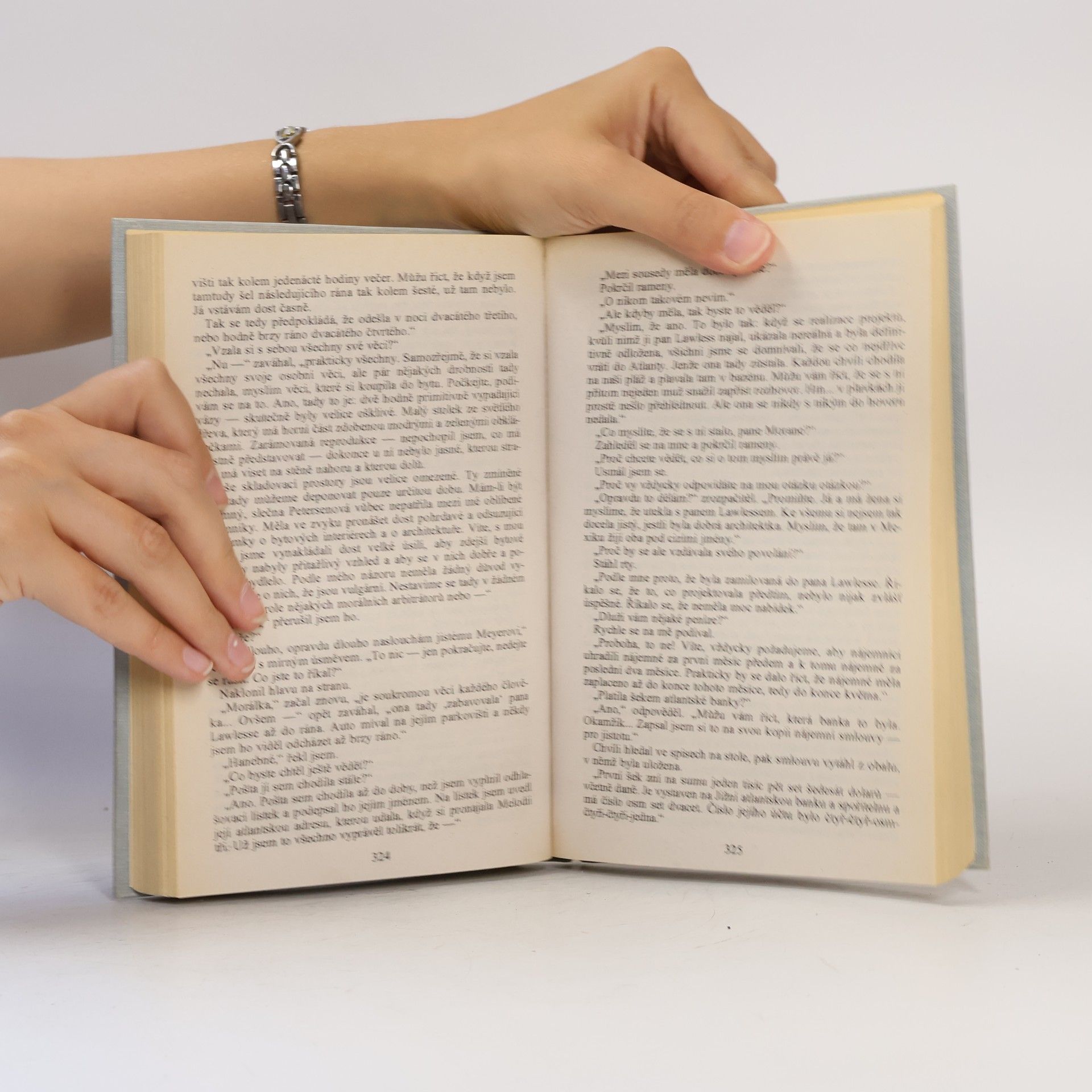 John D. MacDonald Tři případy a Travis McGee
