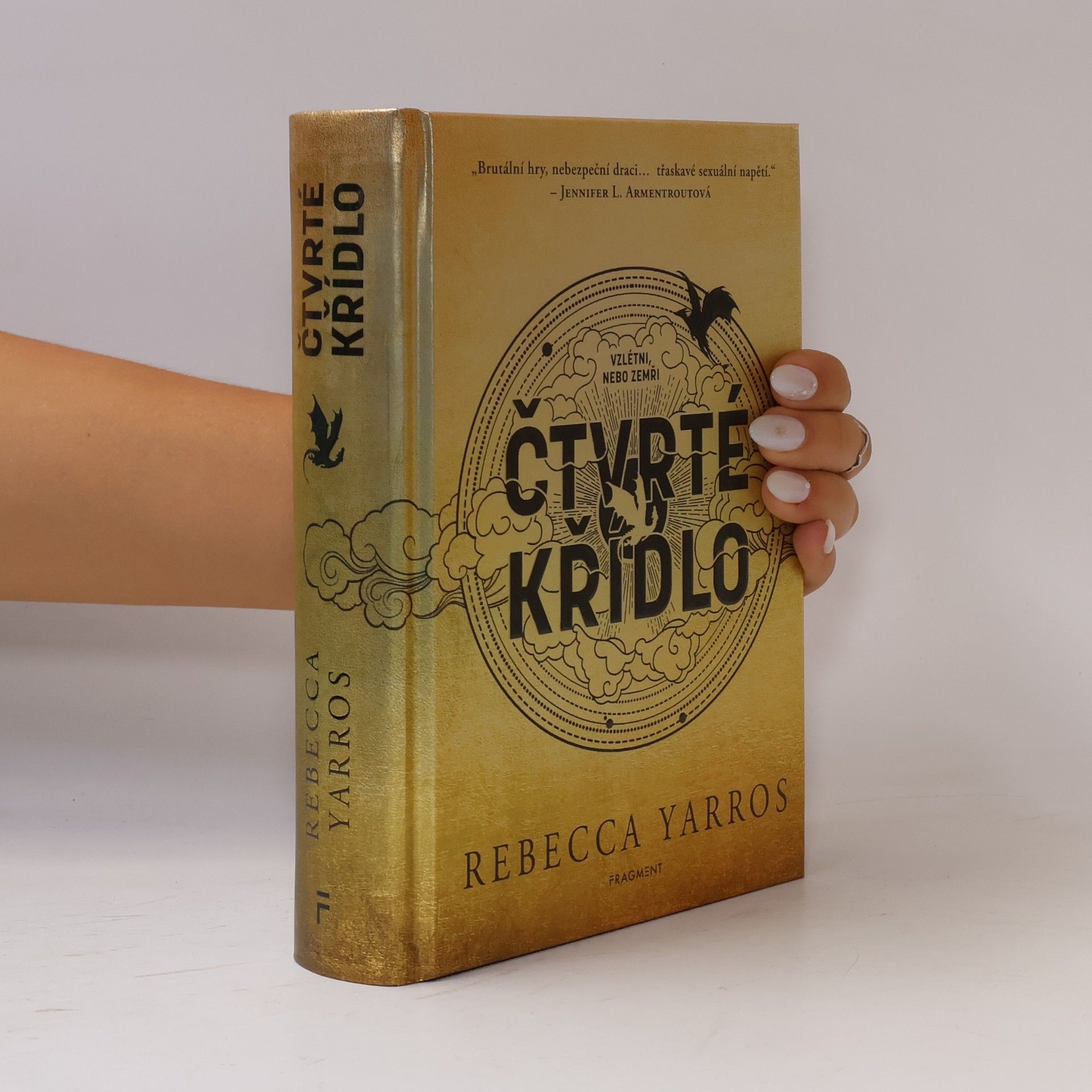 Rebecca Yarros Čtvrté křídlo