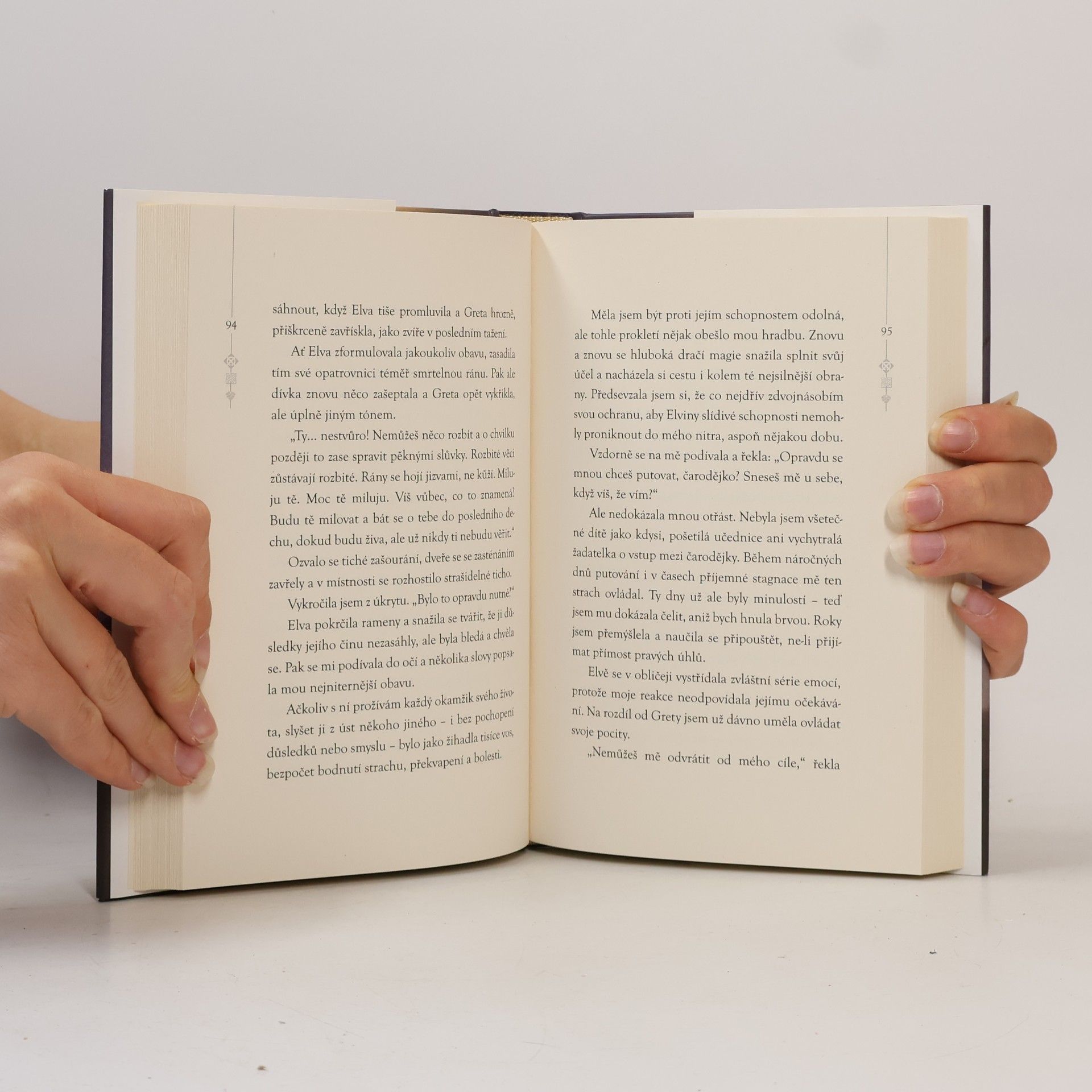 Christopher Paolini Poutník, čarodějnice a červ. Příběhy z Alagaësie I. - Eragon