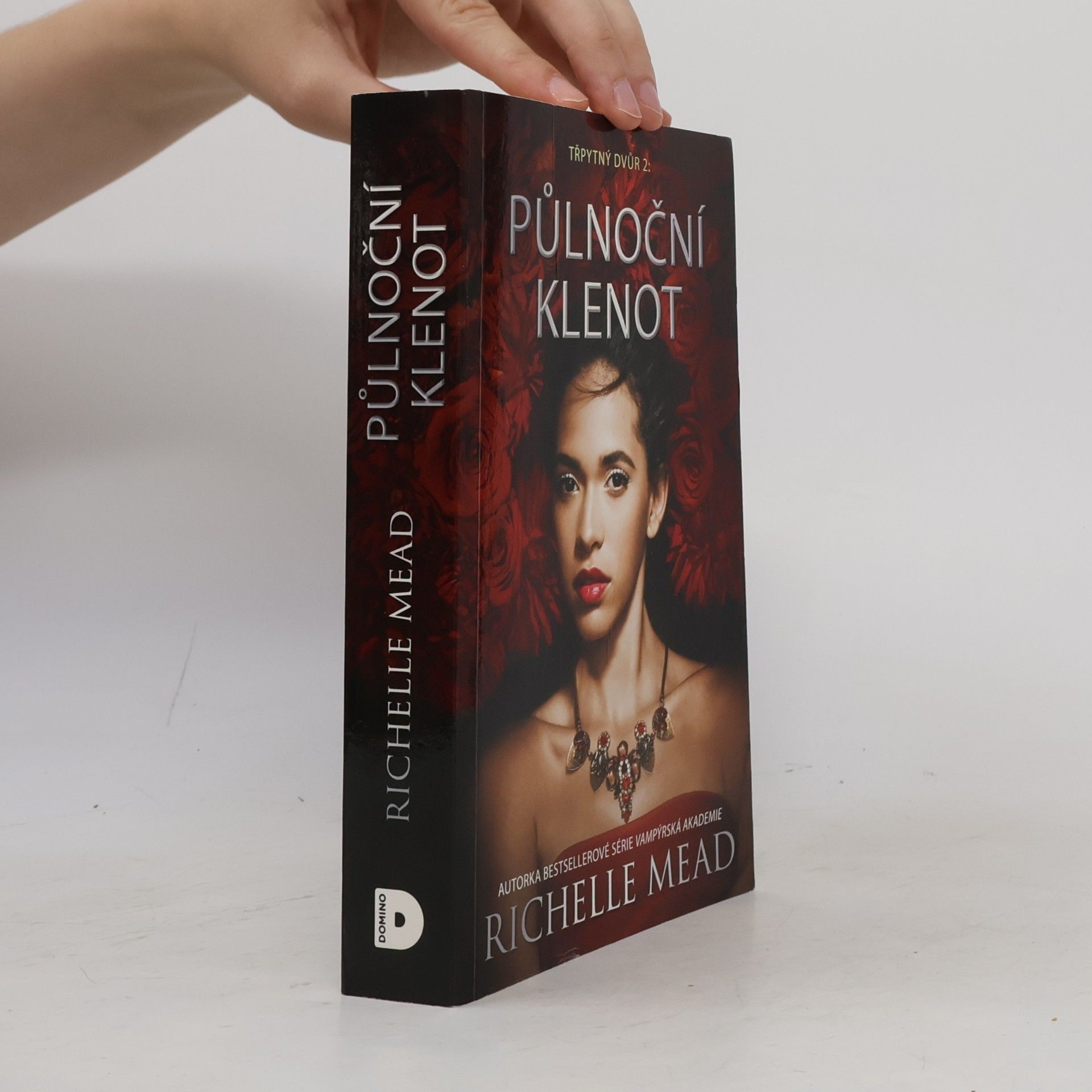 Richelle Mead Půlnoční klenot. Třpytný dvůr 2. díl