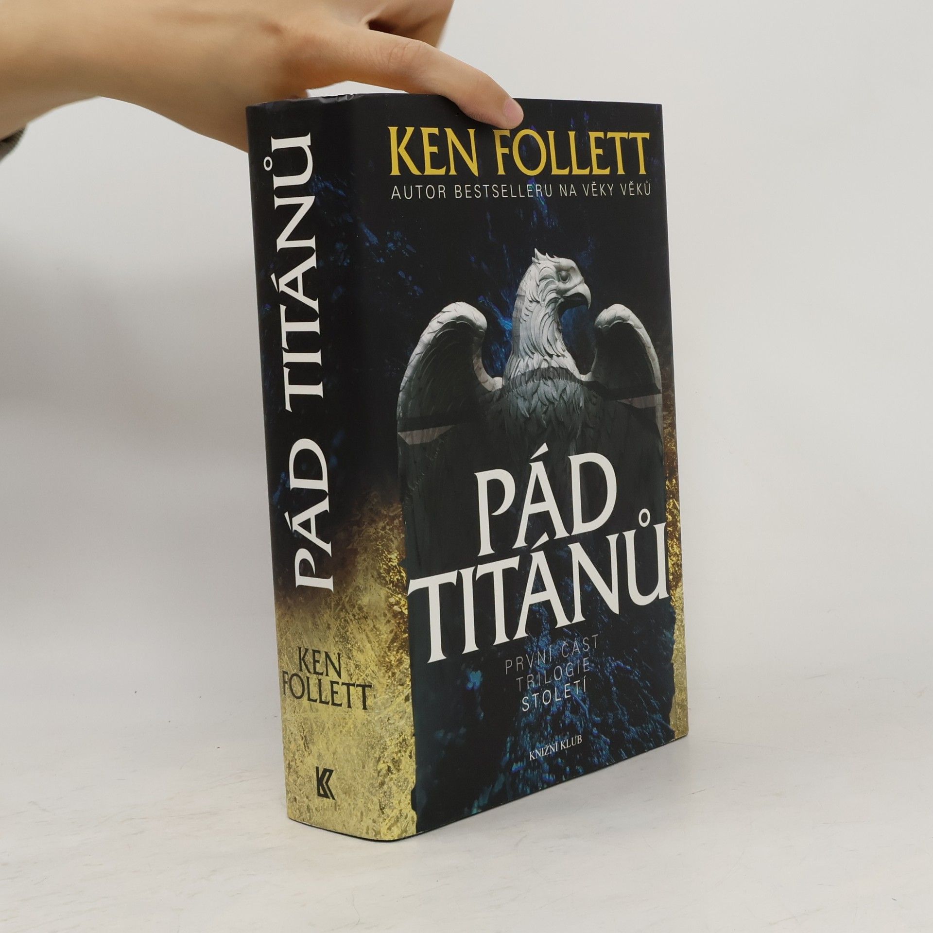 Ken Follett Pád titánů