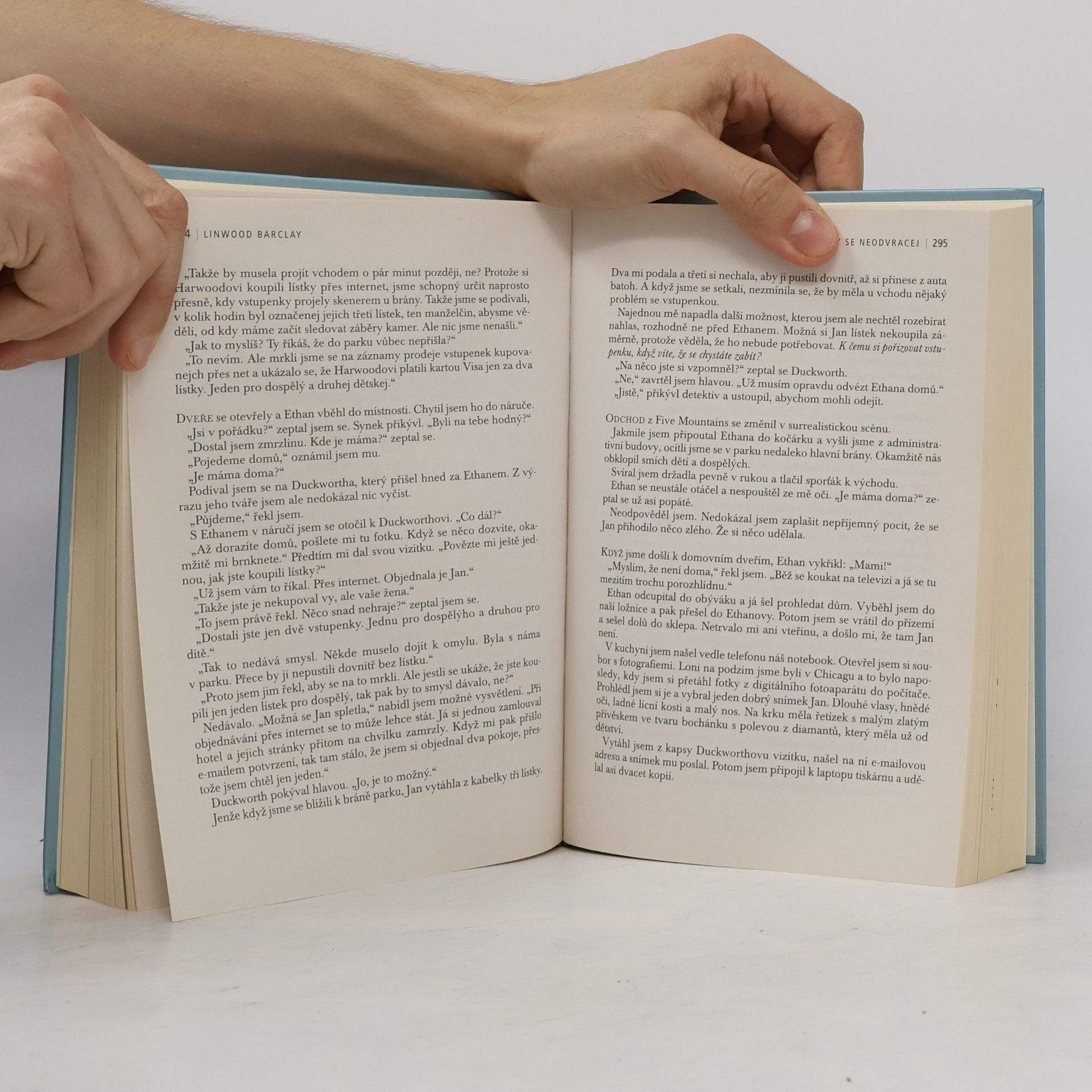 Autorenkollektiv Nejlepší světové čtení. Křížová palba; Věštkyně istanbulská; Nikdy se neodvracej; Dům v provenci