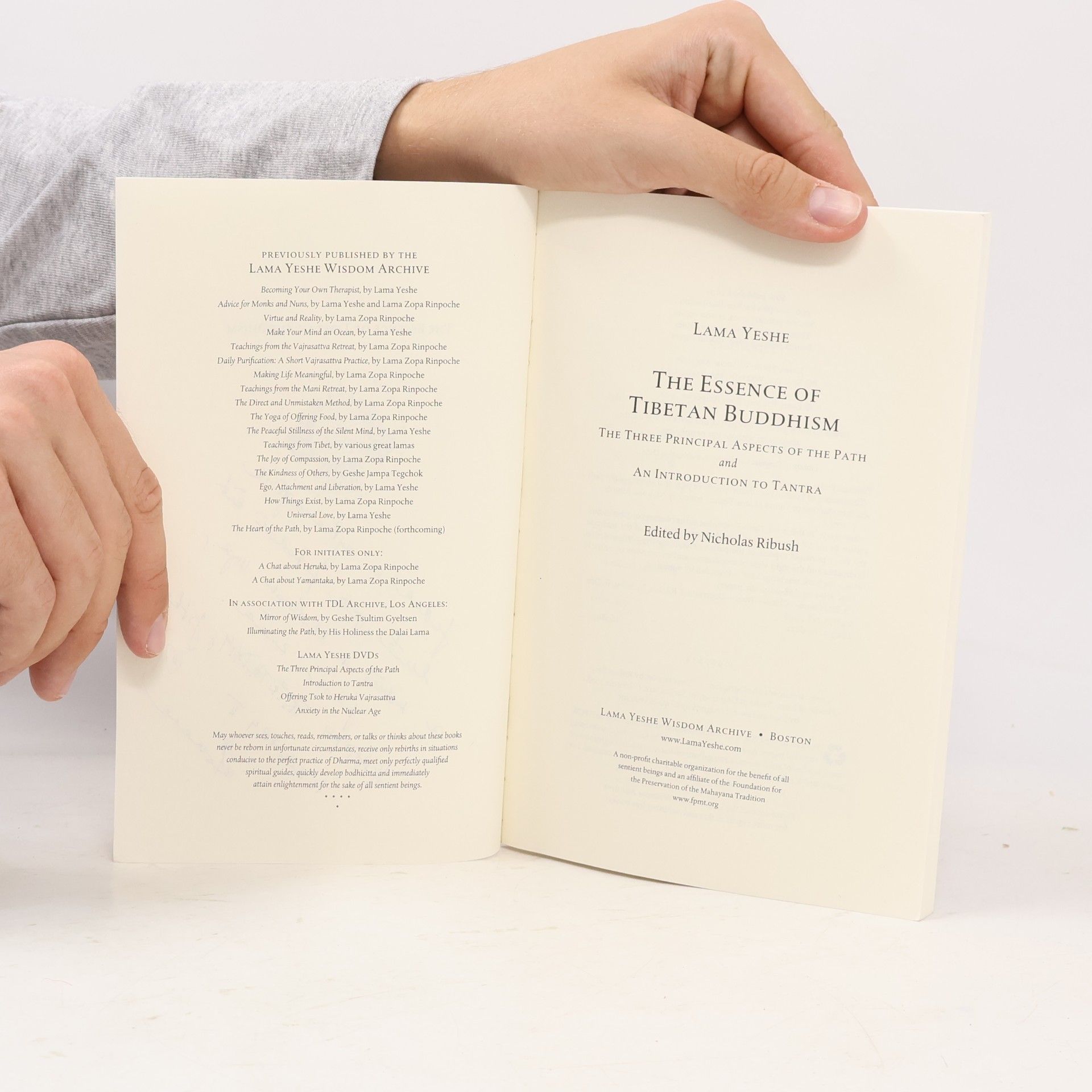 Thubten Yeshe The Essence of Tibetan Buddhism - The Three Principal Aspects to the Path and Introduction to Tantra