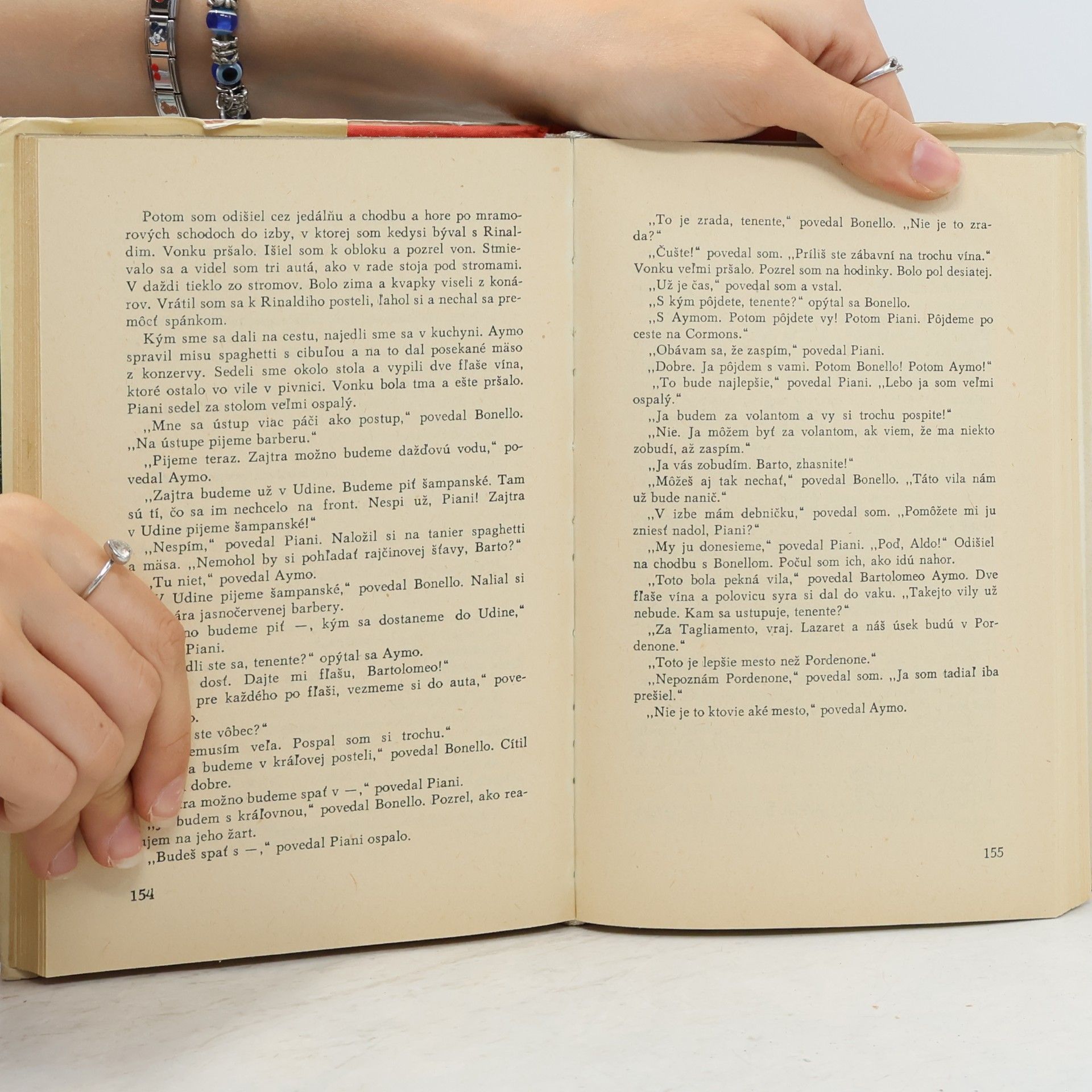 Ernest Hemingway Zbohom zbraniam