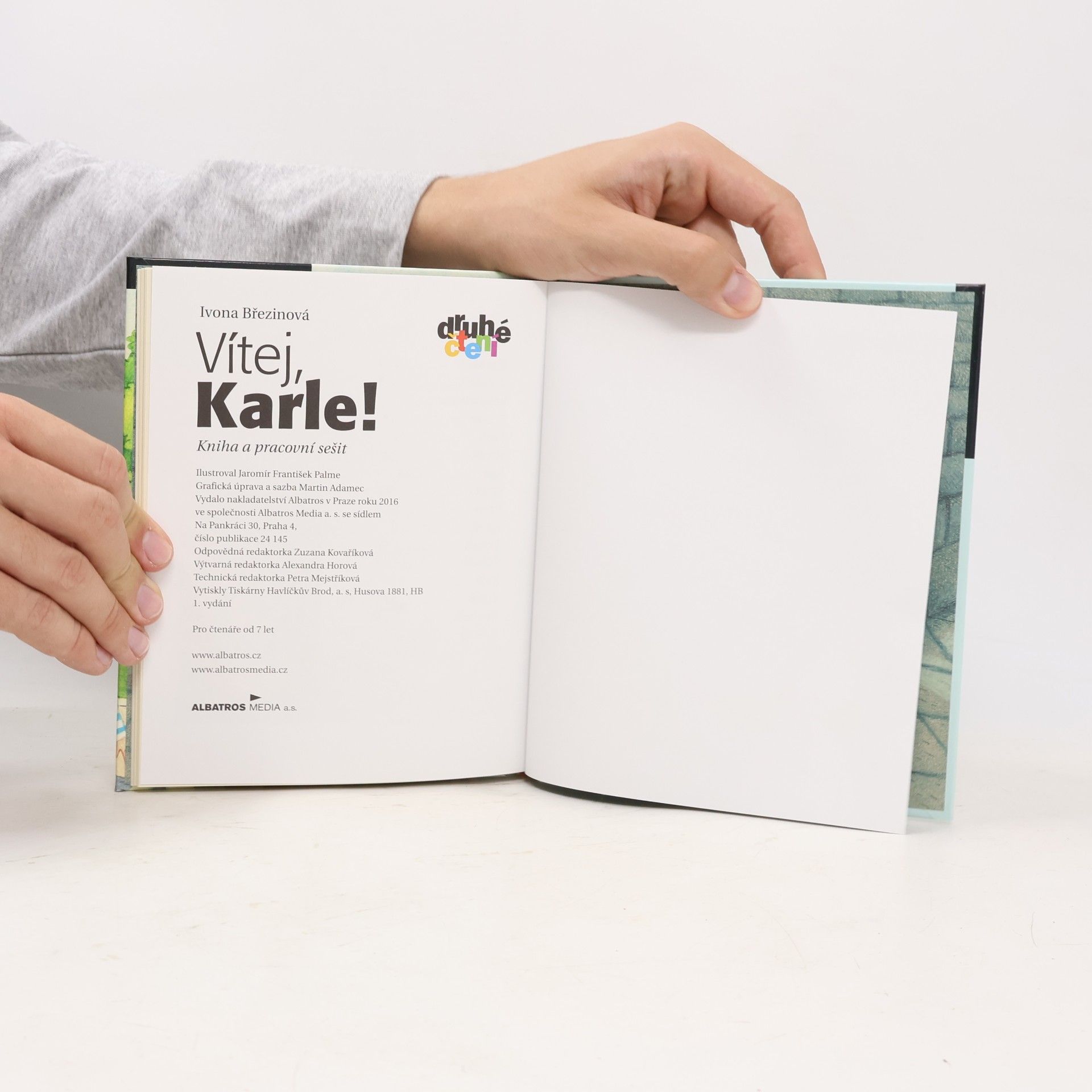 Ivona Březinová Vítej, Karle!