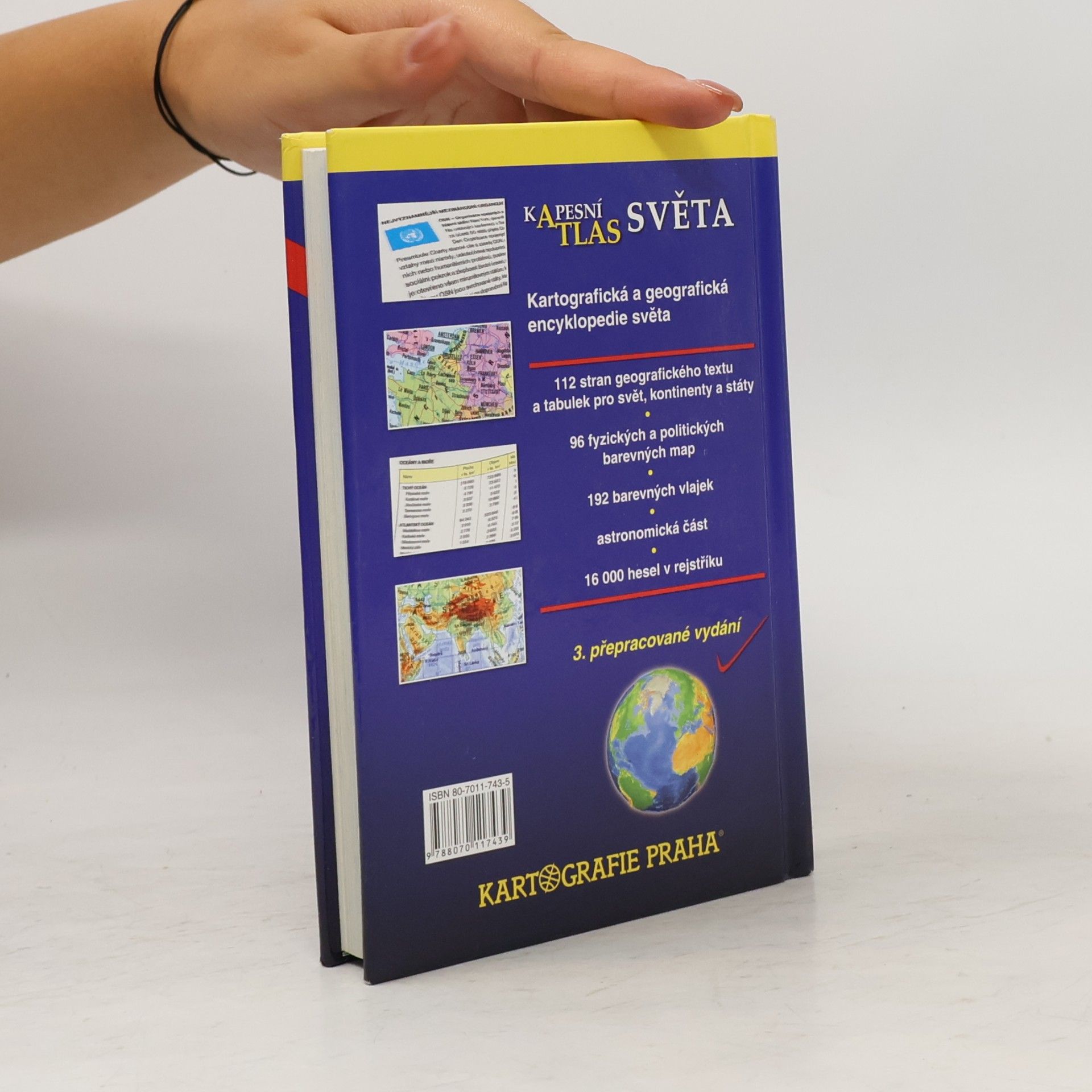 Autorenkollektiv Kapesní atlas světa