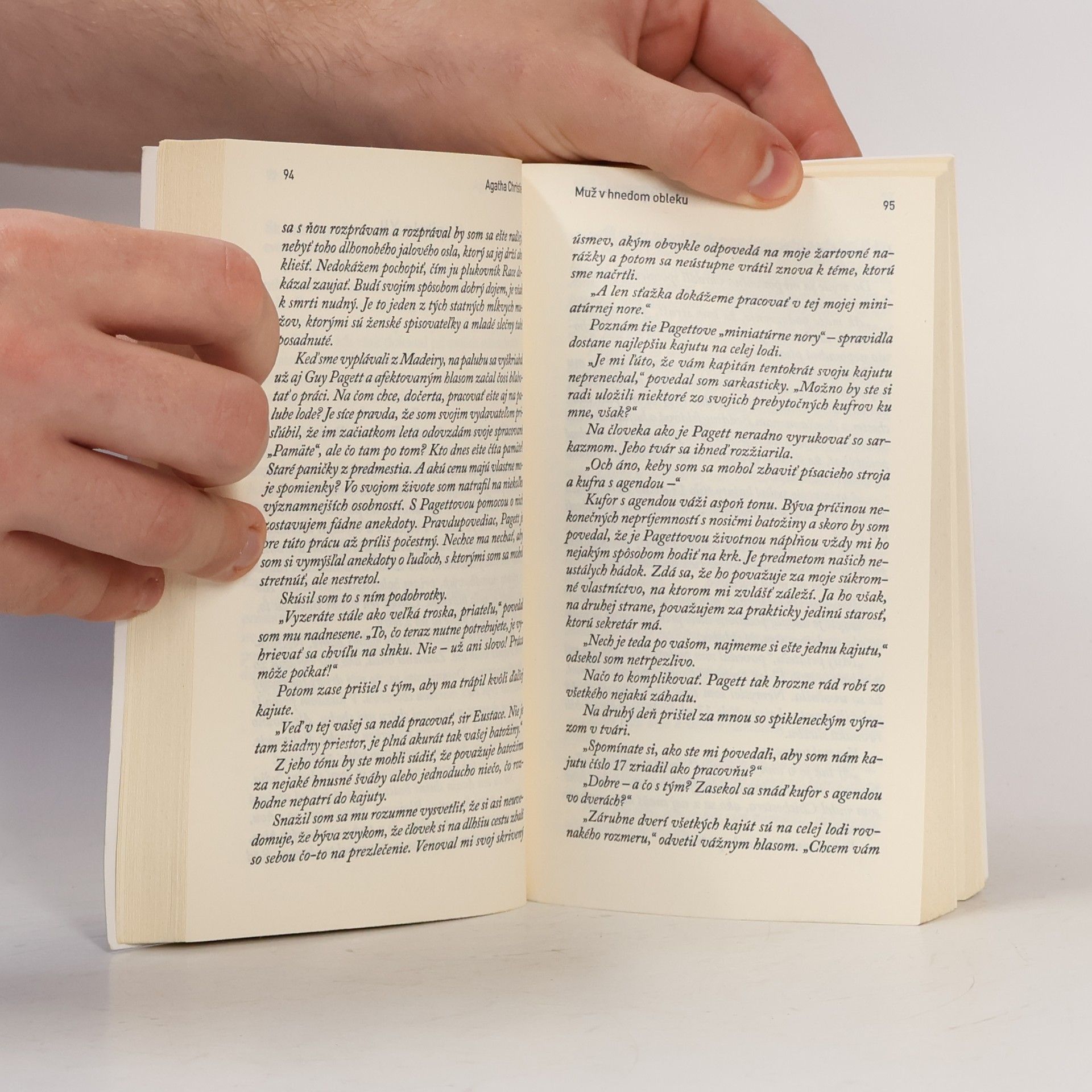 Agatha Christie Muž v hnedom obleku