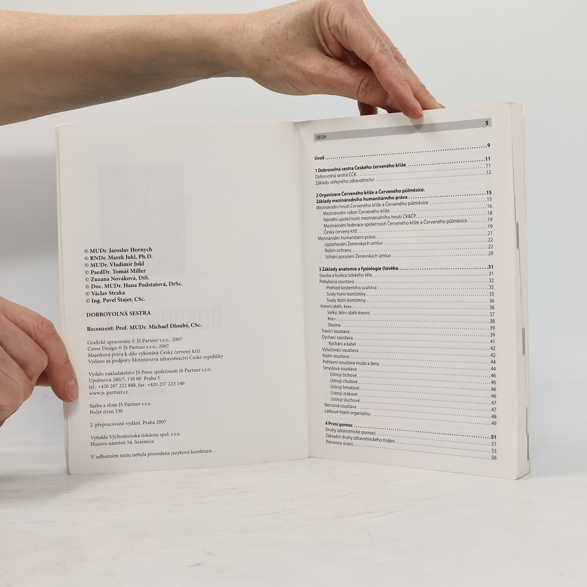 Autores varios Dobrovolná sestra