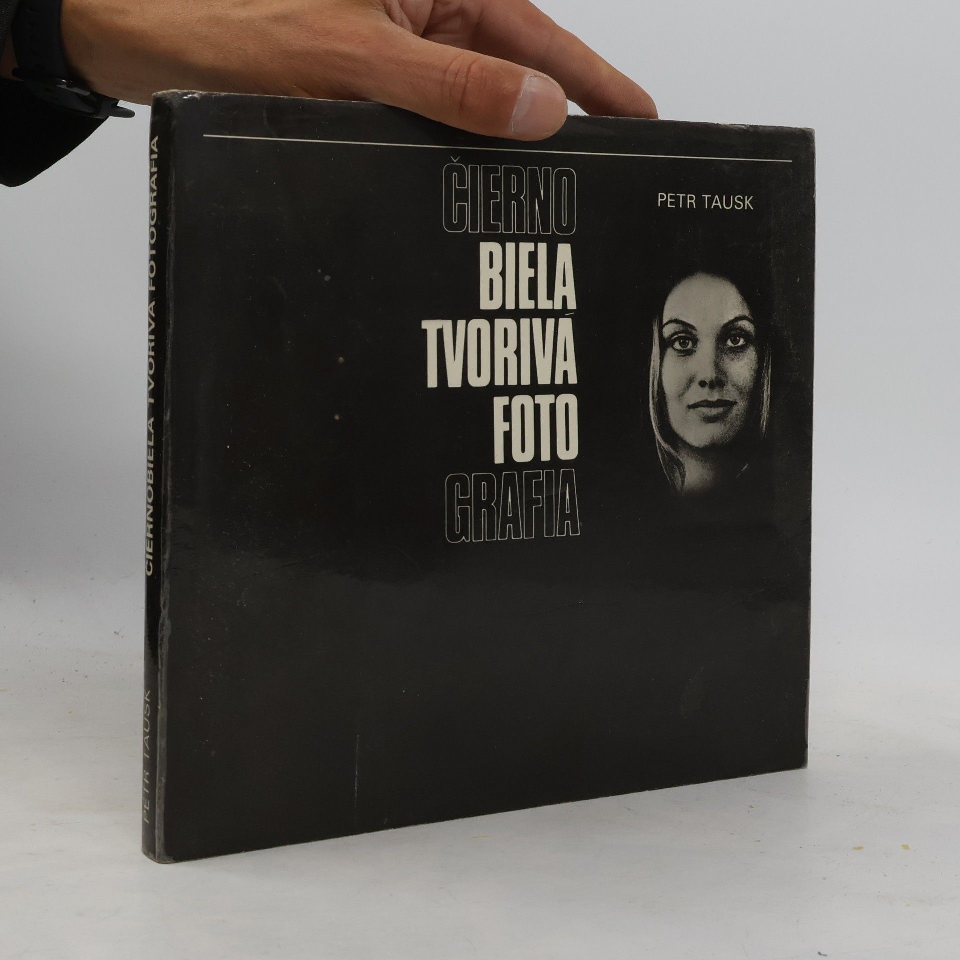 Čiernobiela tvorivá fotografia