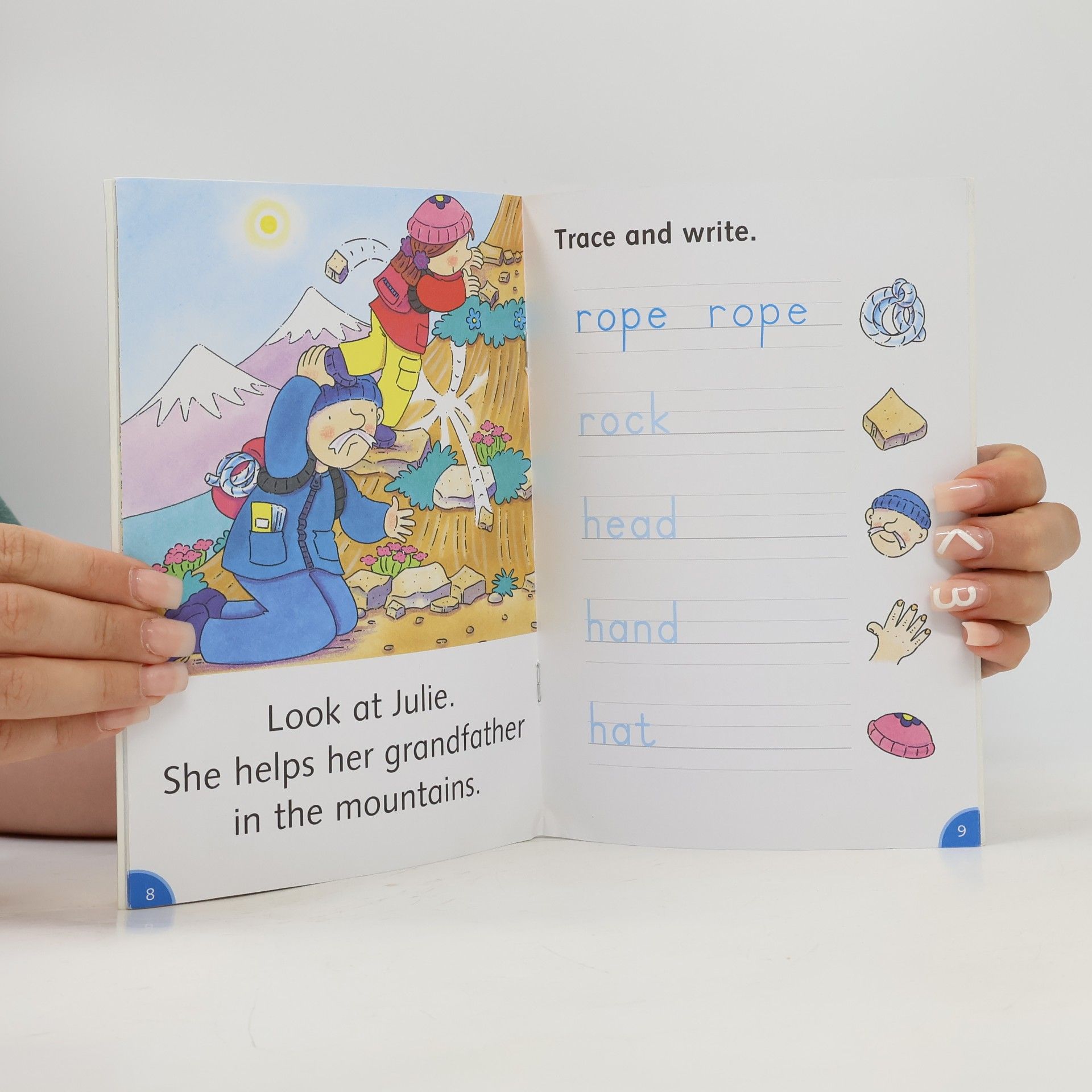Rosemary Low Dolphin Readers - 1: Little Helpers