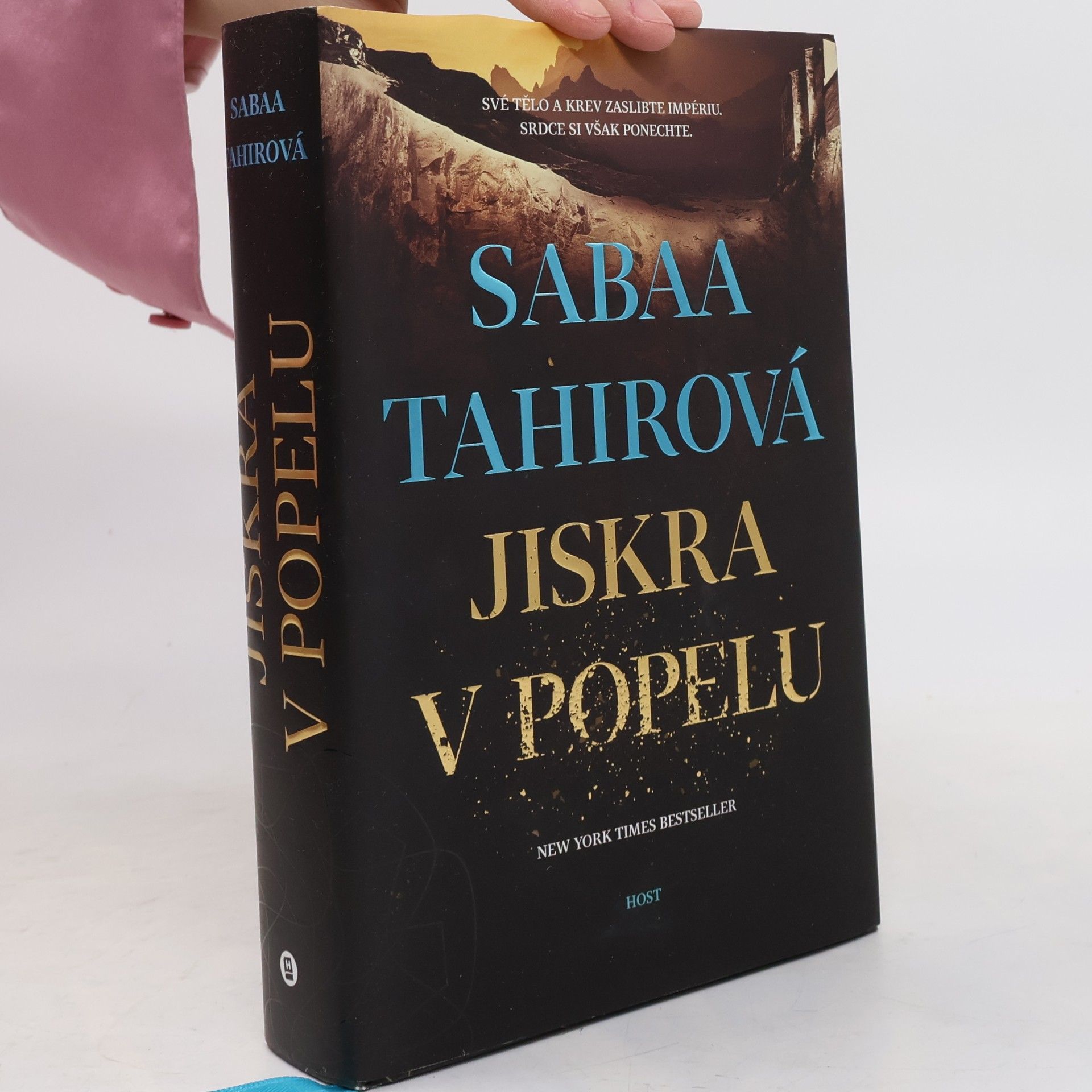 Sabaa Tahir Jiskra v popelu