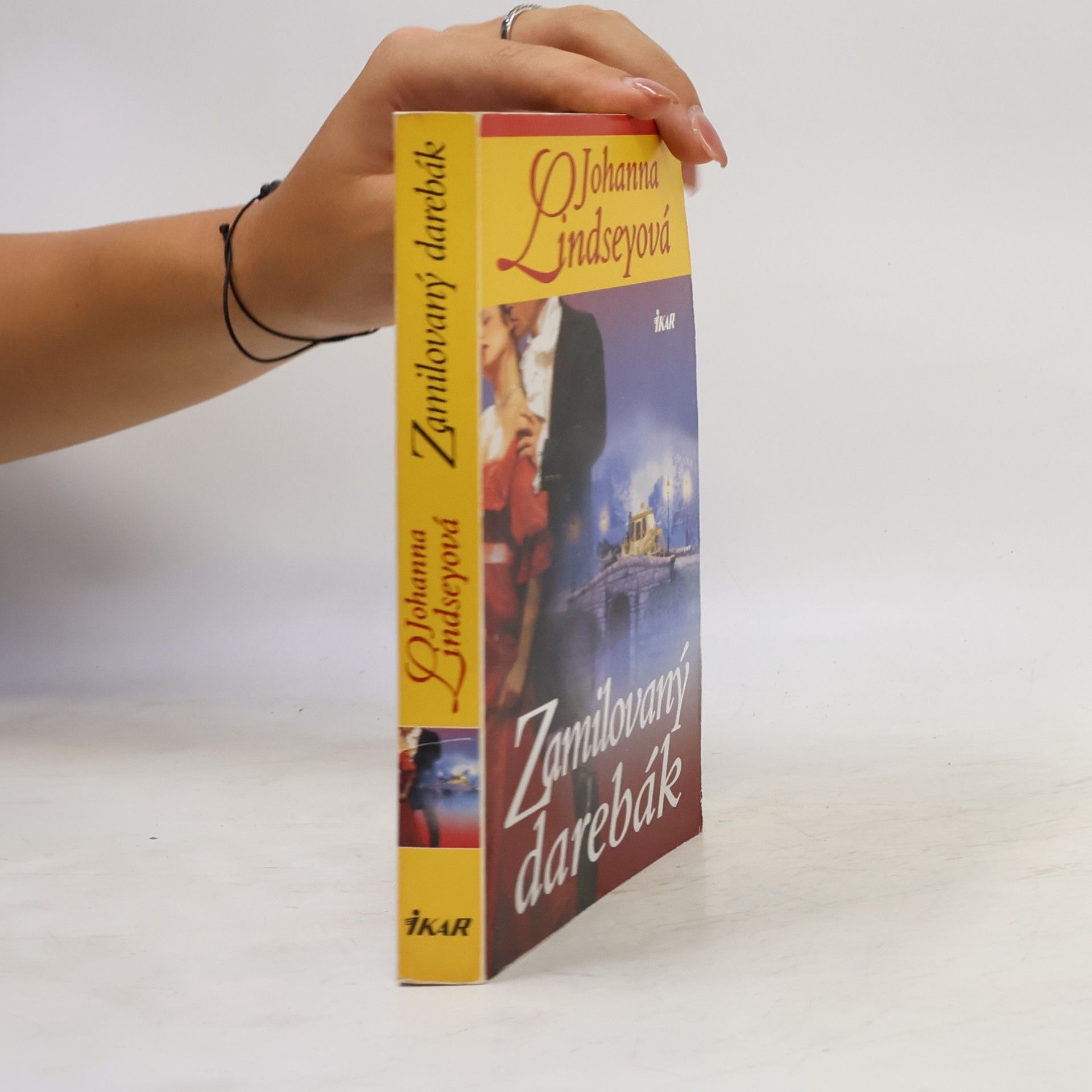Johanna Lindsey Zamilovaný darebák