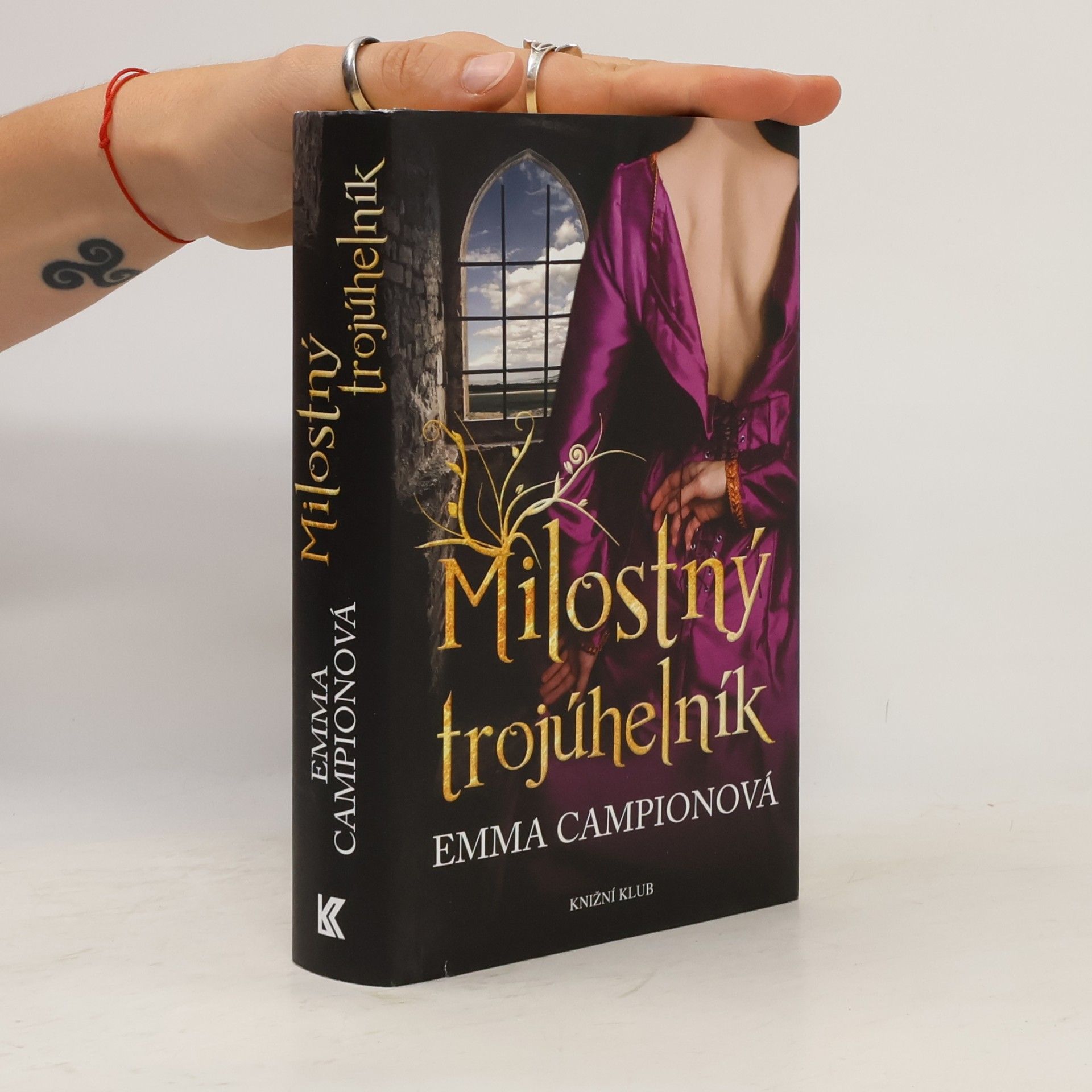 Emma Campion Milostný trojúhelník