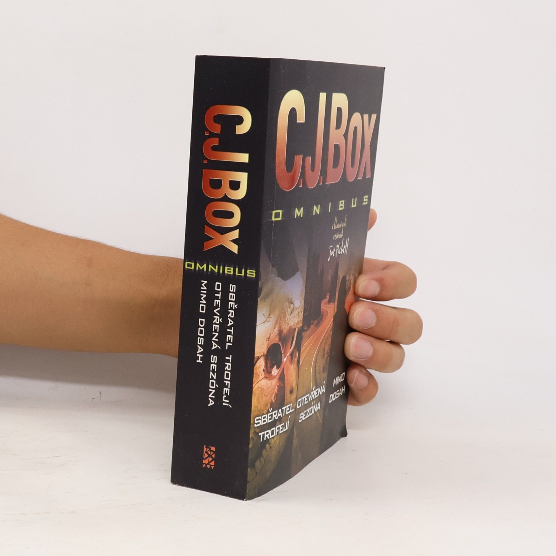 C. J. Box Omnibus: Sběratel trofejí. Otevřená sezóna. Mimo dosah