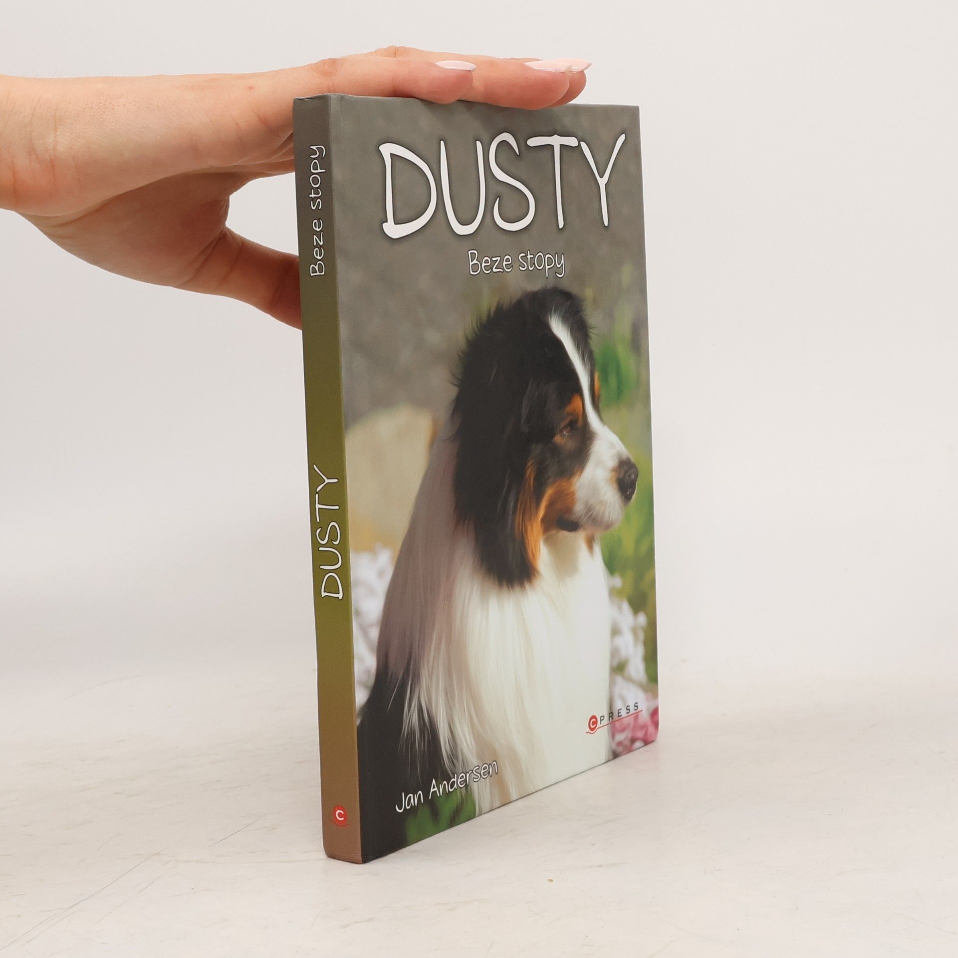 Dusty. Beze stopy