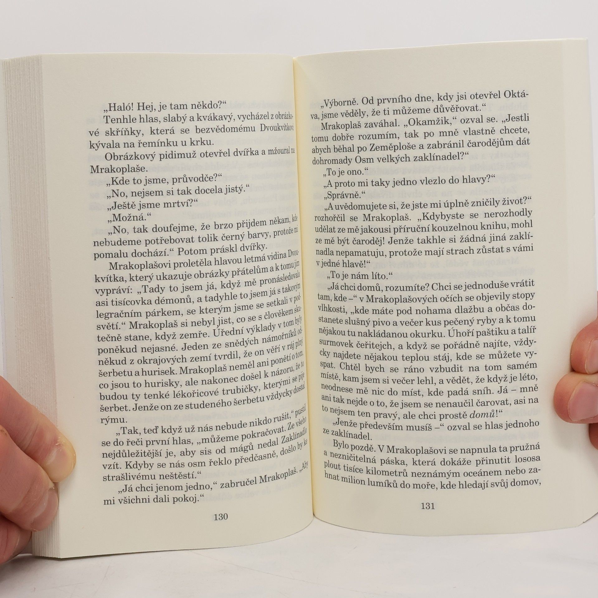Terry Pratchett Lehké fantastično