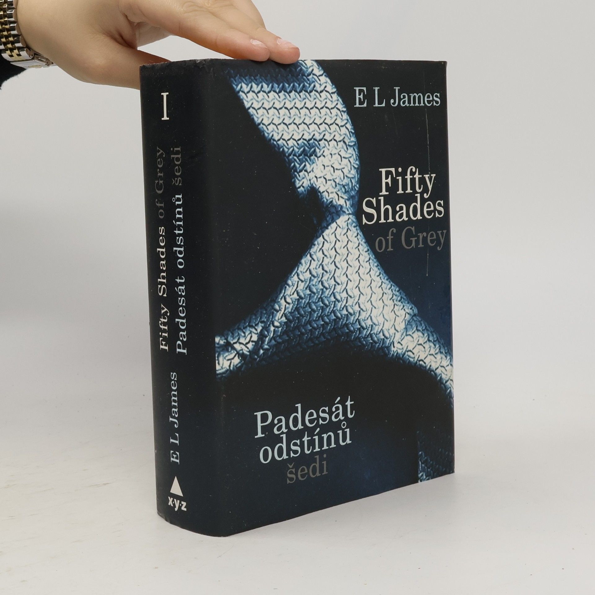 E. L. James Padesát odstínů šedi