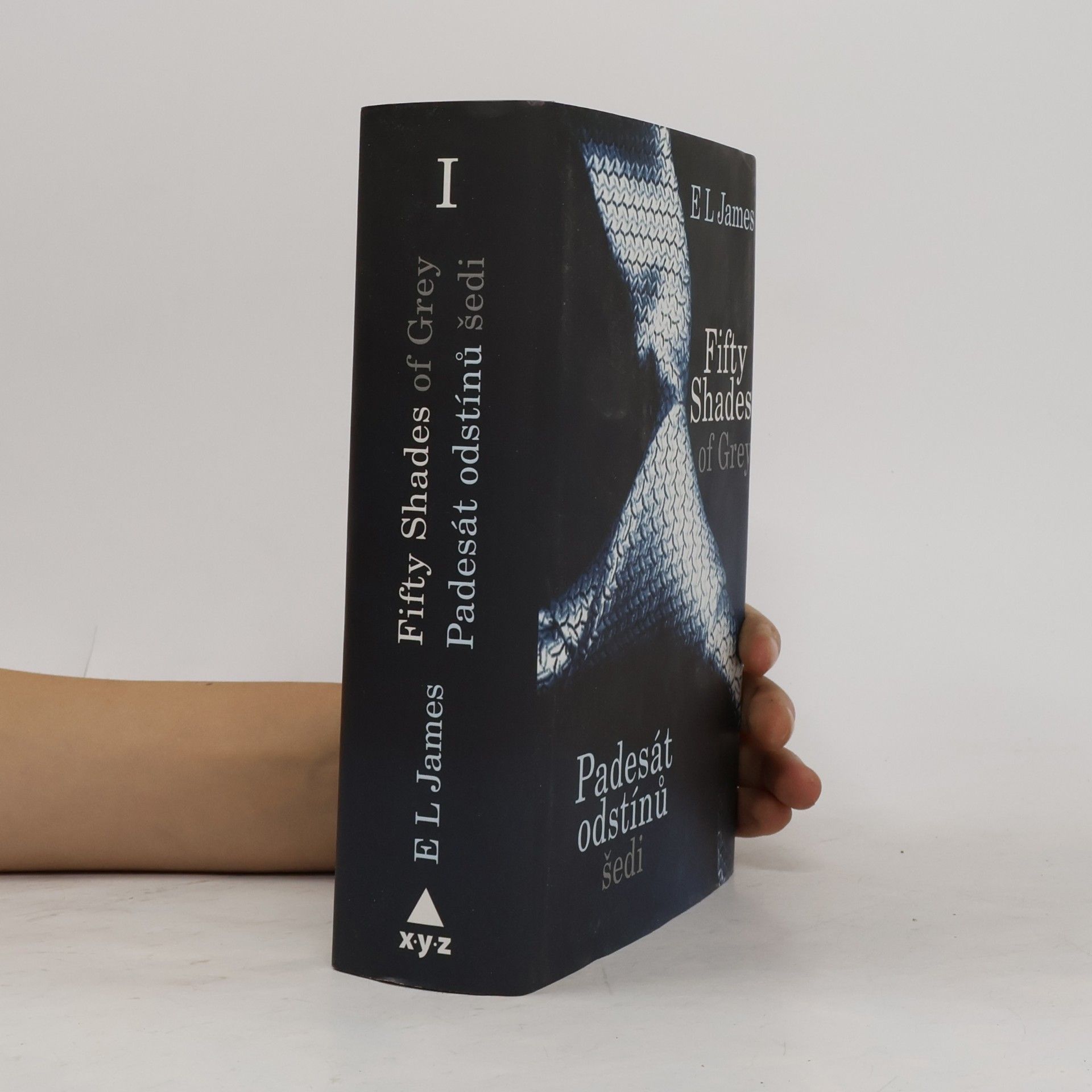E. L. James Padesát odstínů šedi