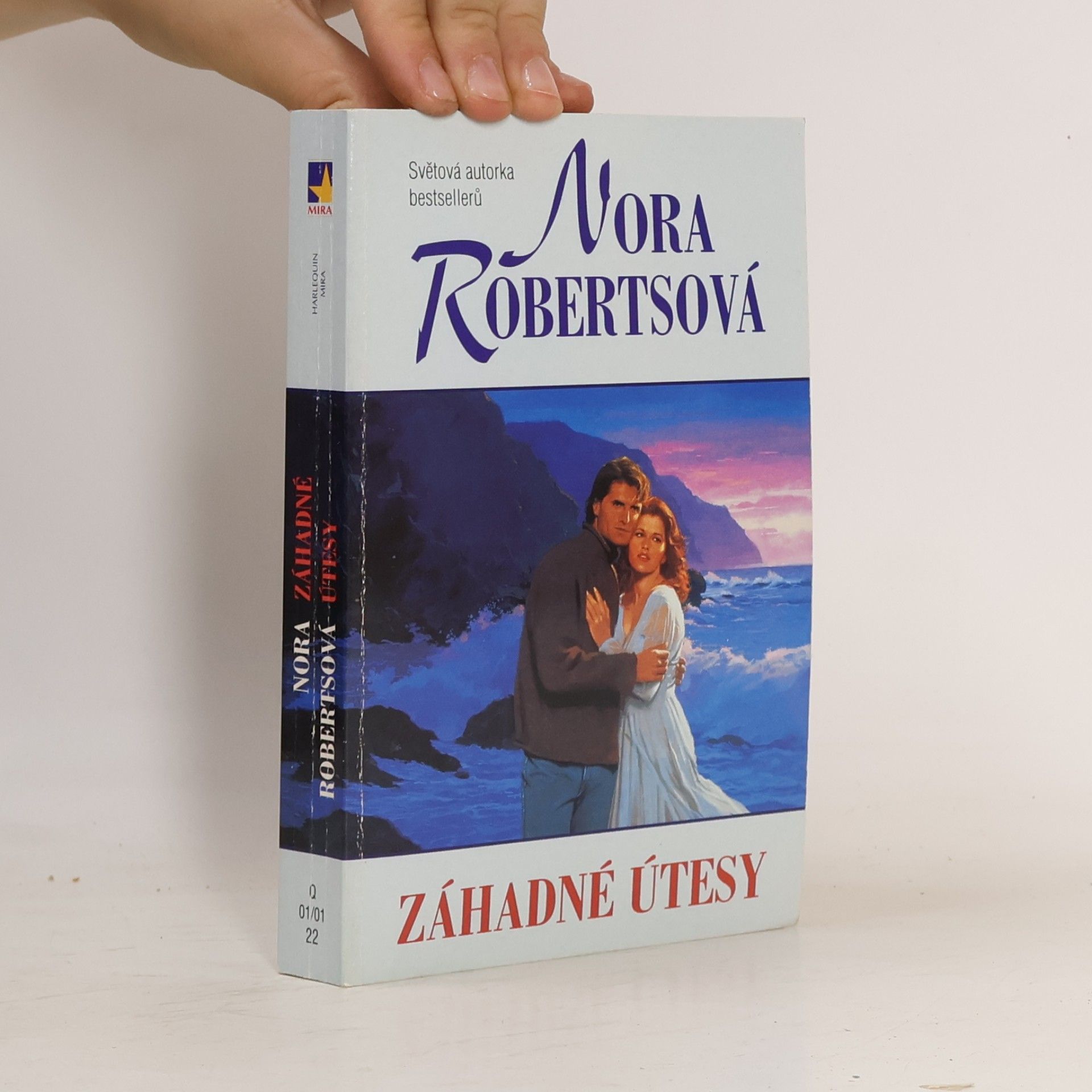 Nora Roberts Záhadné útesy