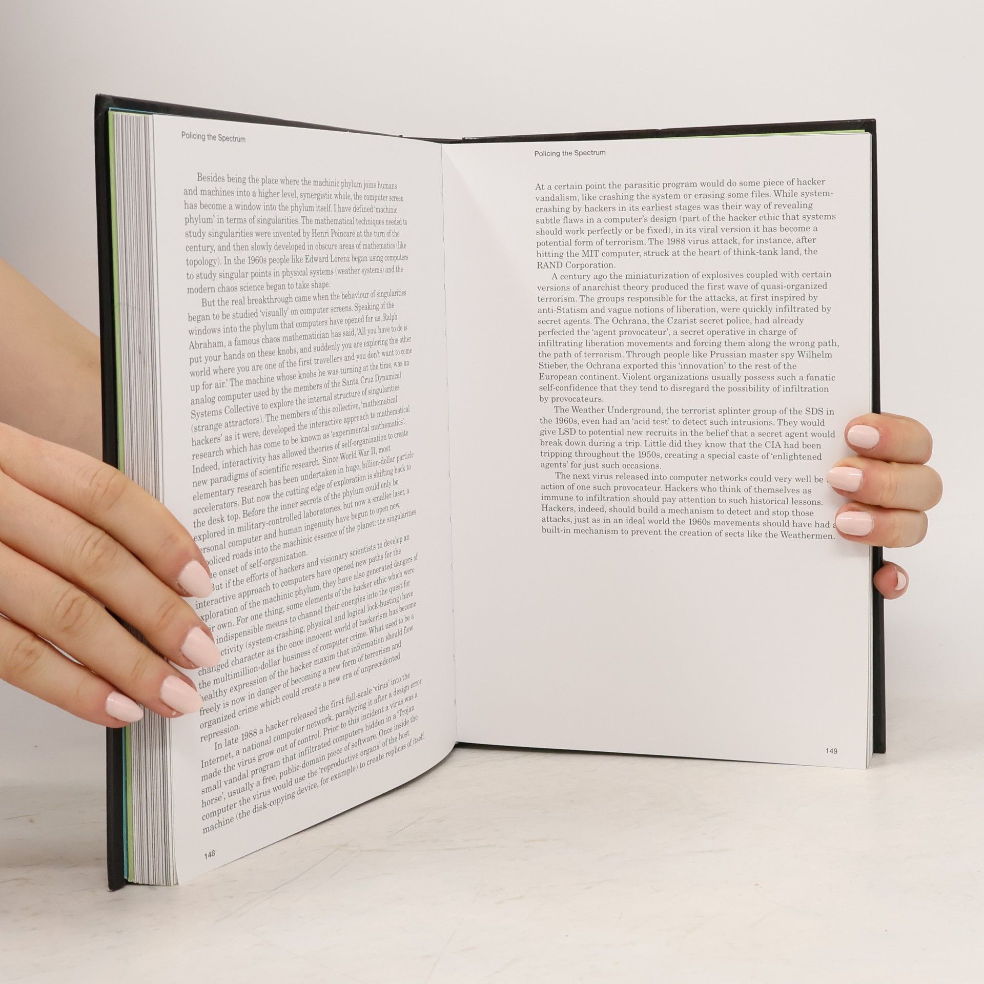 Neil Spiller Cyber Reader. Critical Writings for the Digital Era
