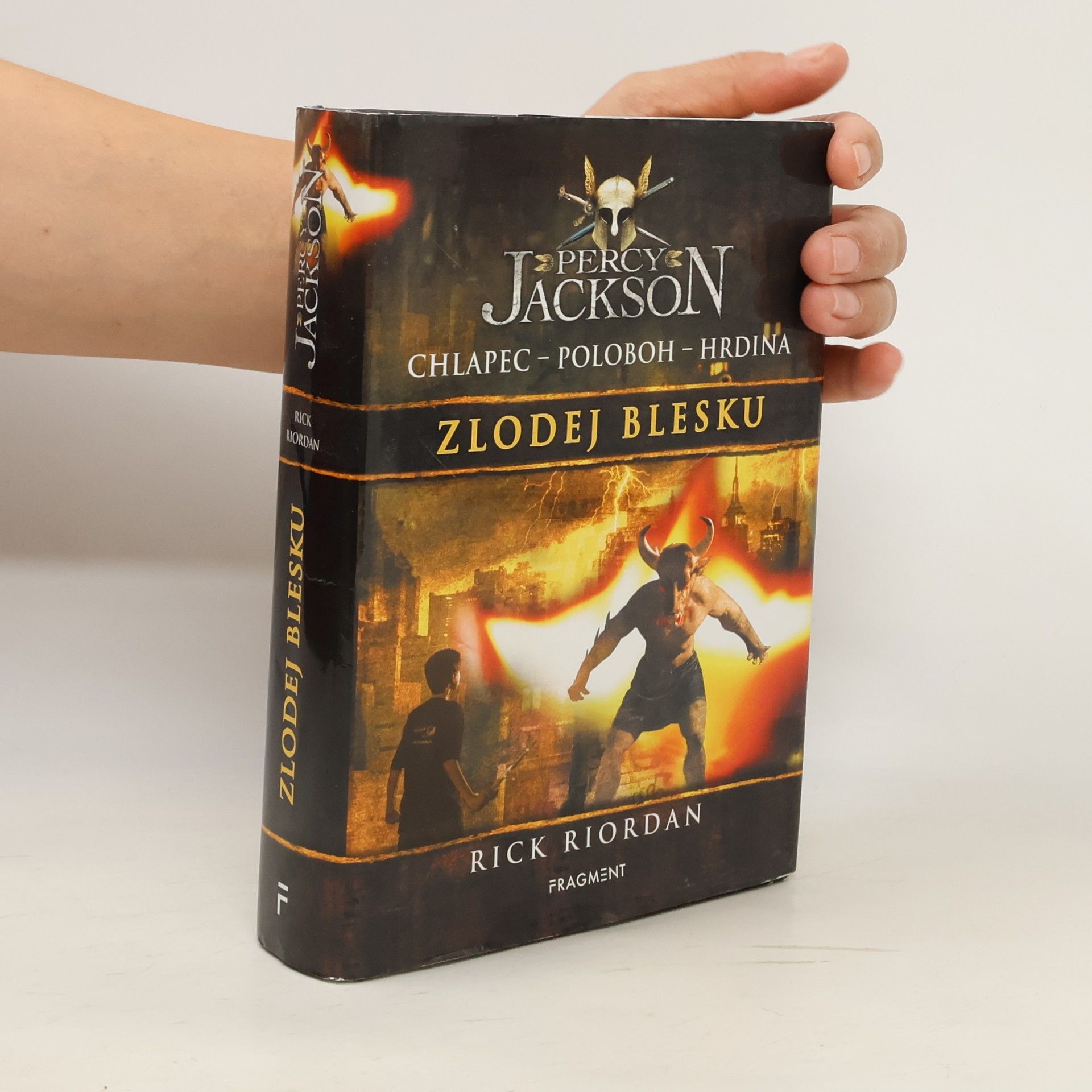 Rick Riordan Percy Jackson 1. Zlodej blesku