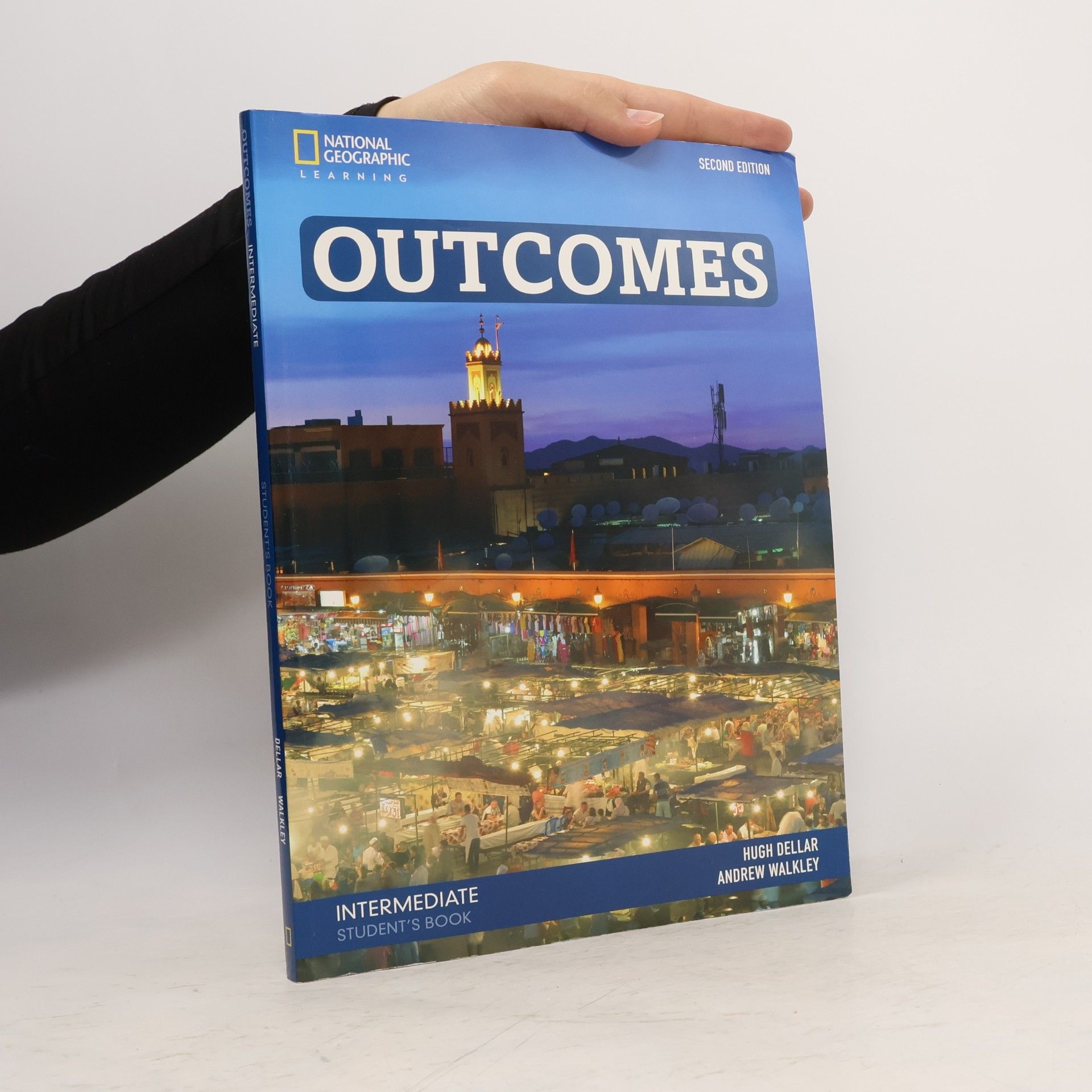 Andrew Walkley Outcomes: Intermediate. Student's book.