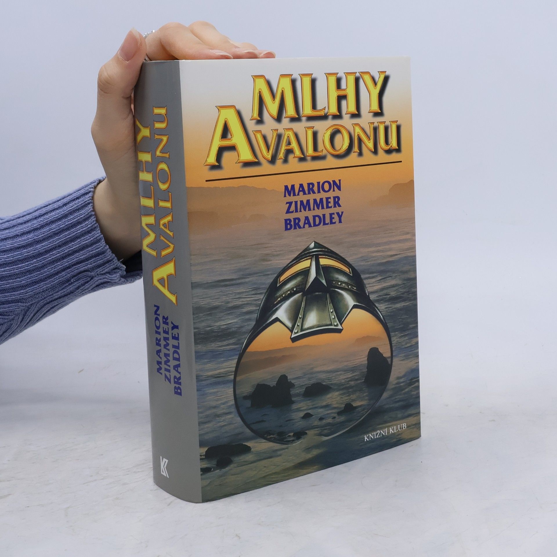 Marion Zimmer Bradley Mlhy Avalonu