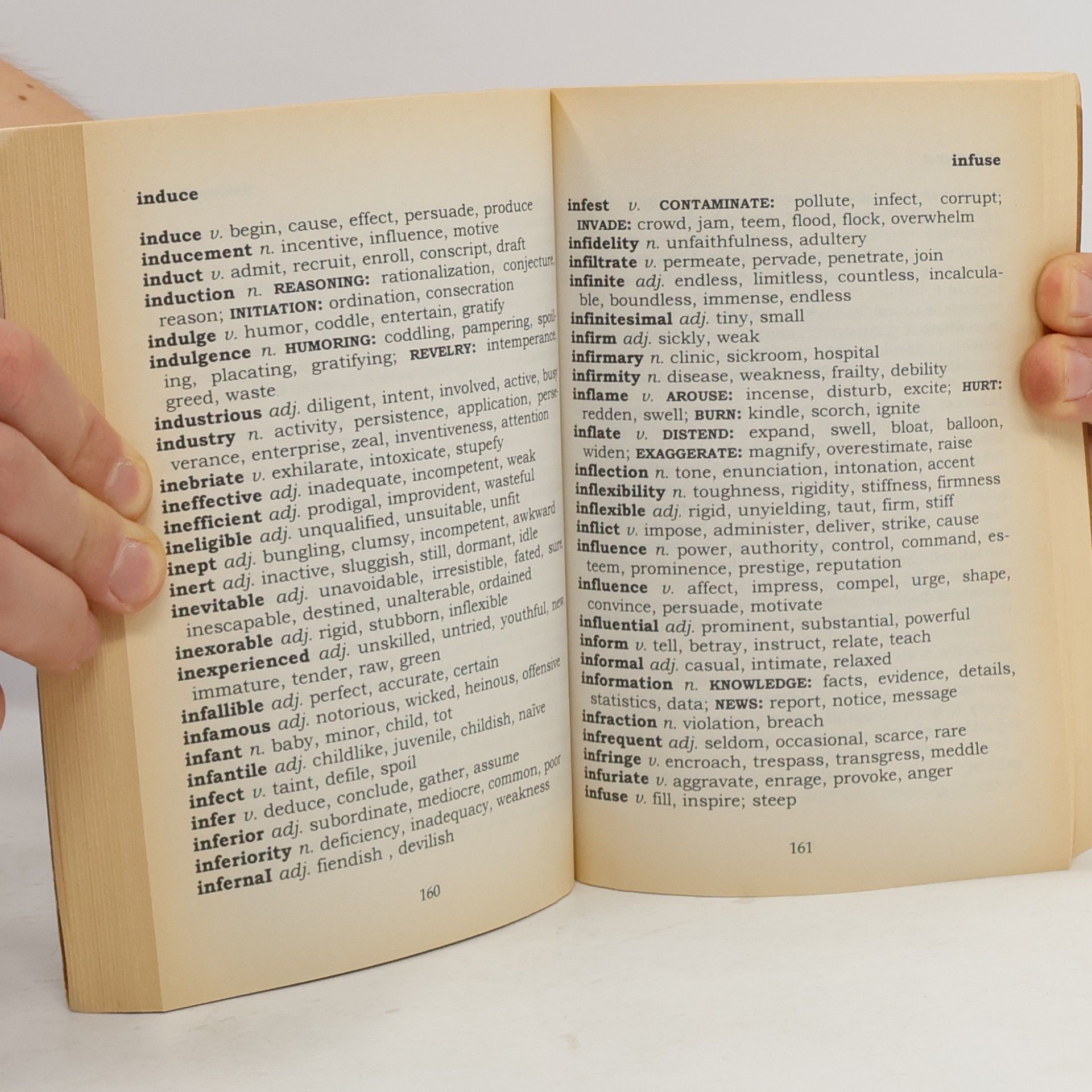 Autorenkollektiv The New International Webster's Pocket Thesaurus