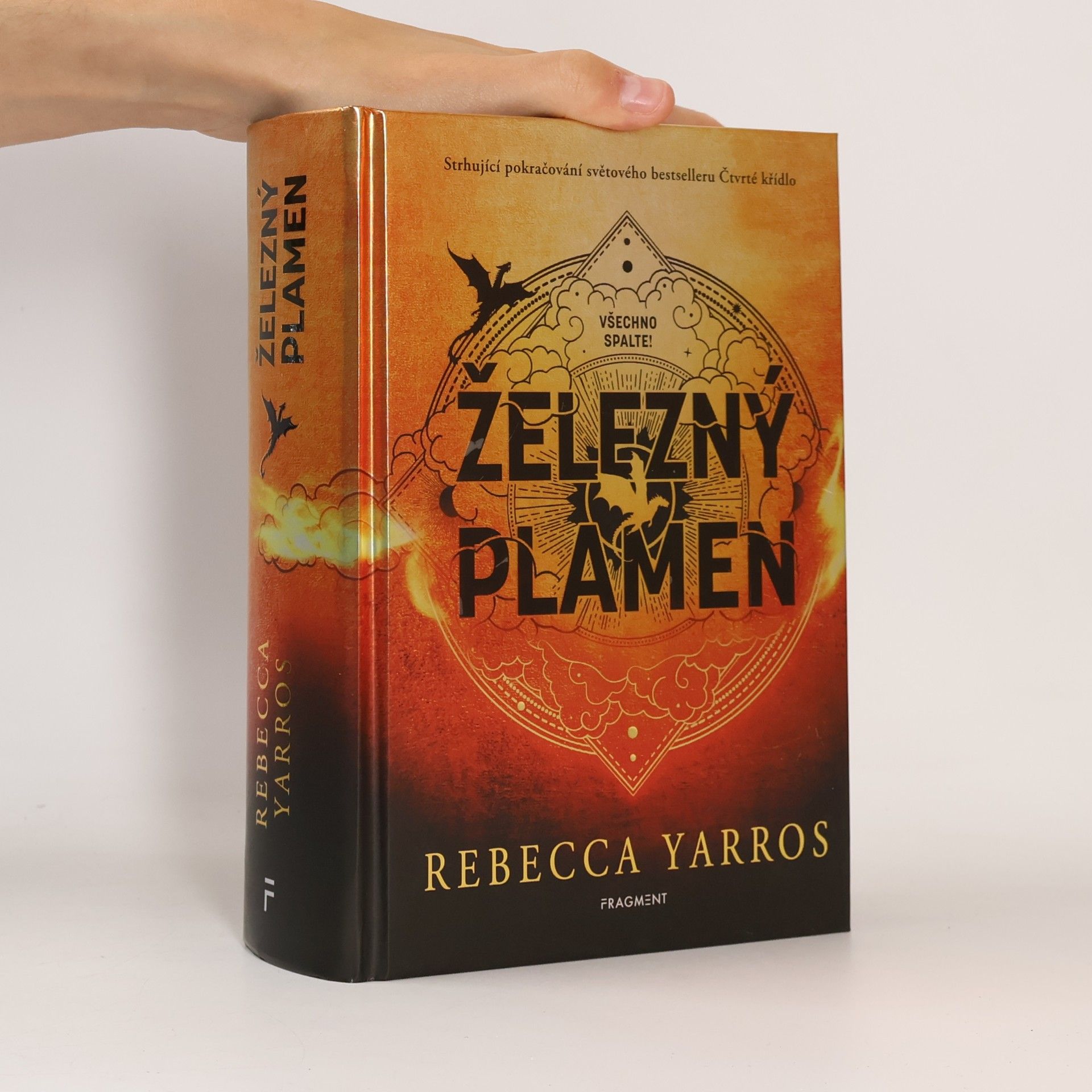 Rebecca Yarros Železný plamen