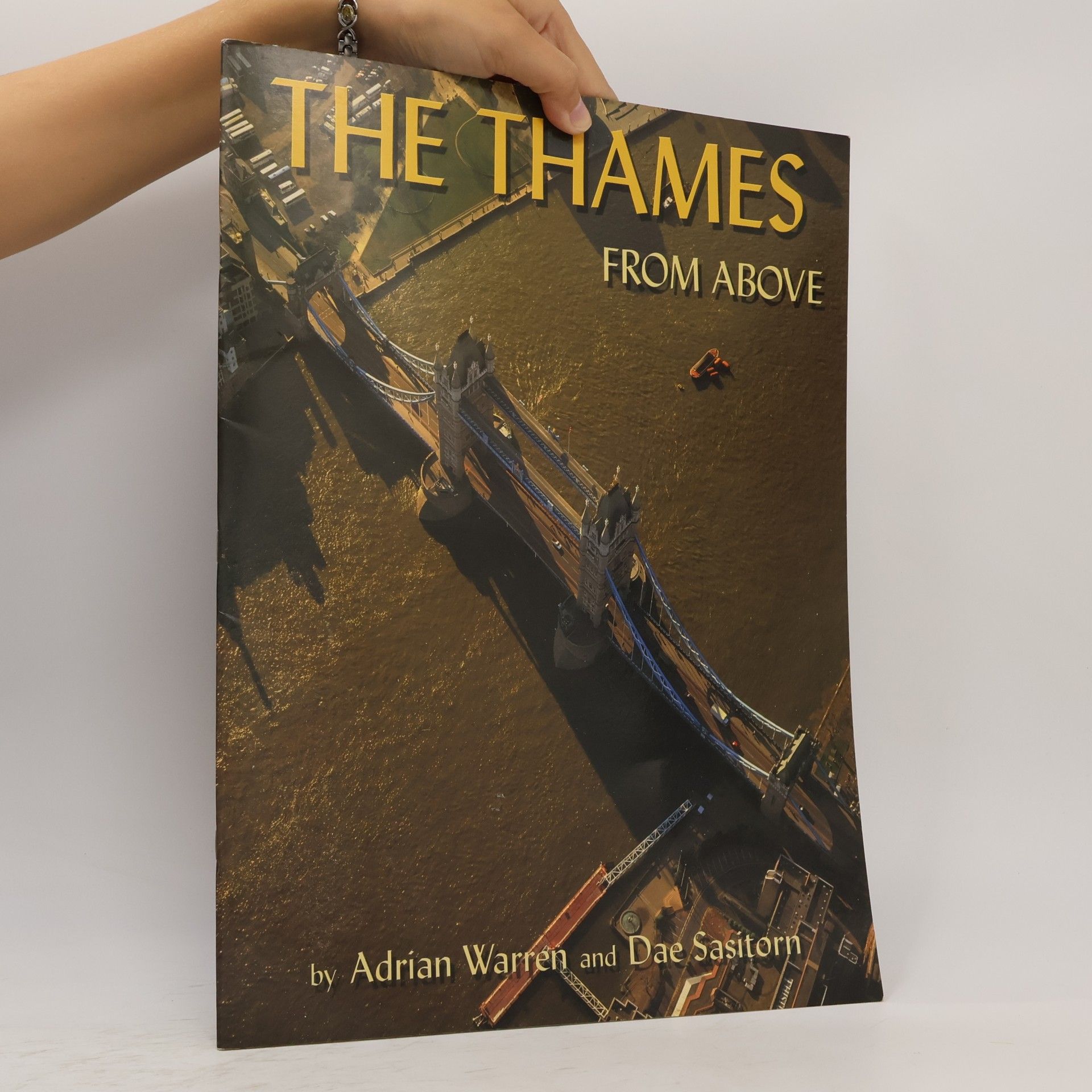 Dae Sasitorn The Thames from Above