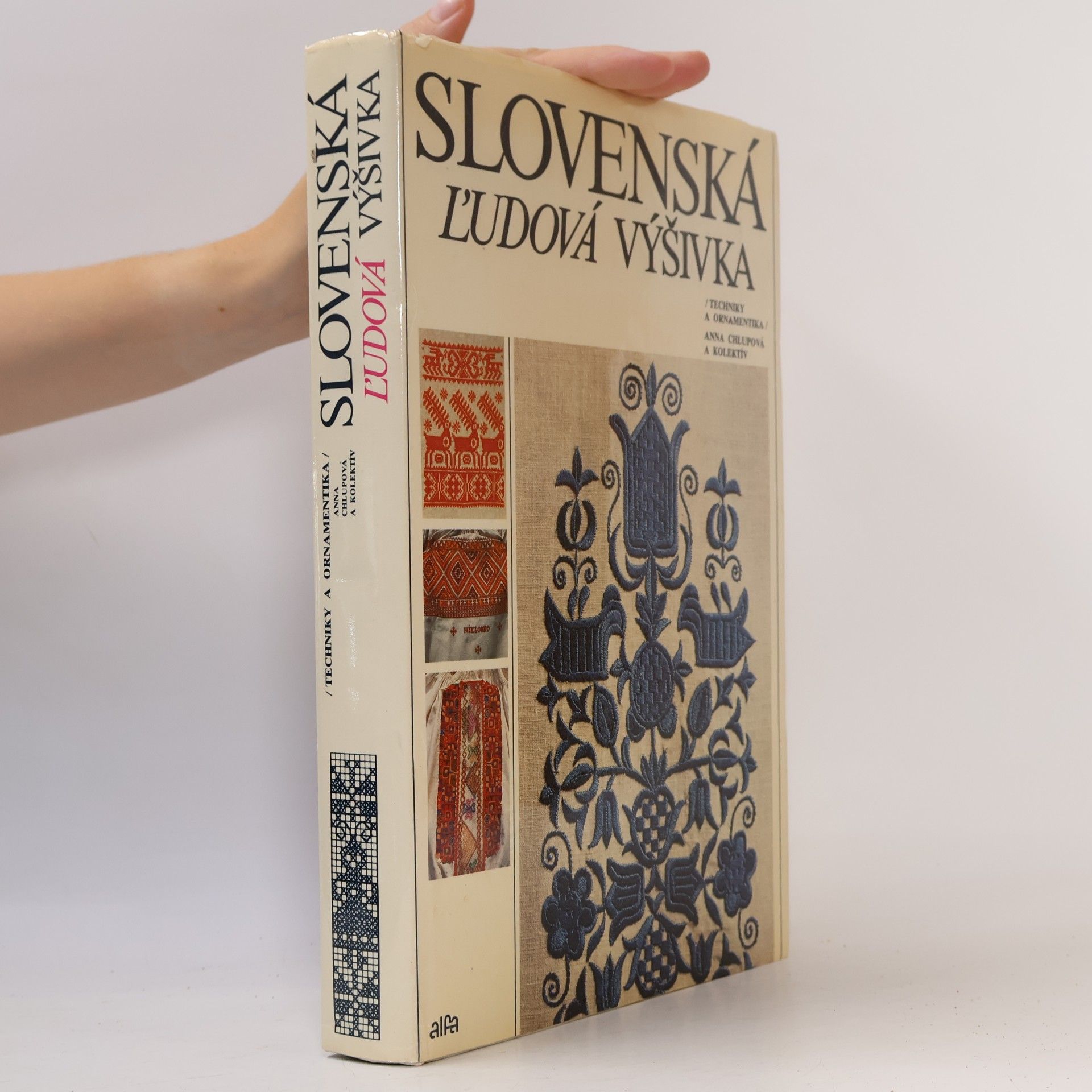 Anna Chlupová Slovenská ľudová výšivka