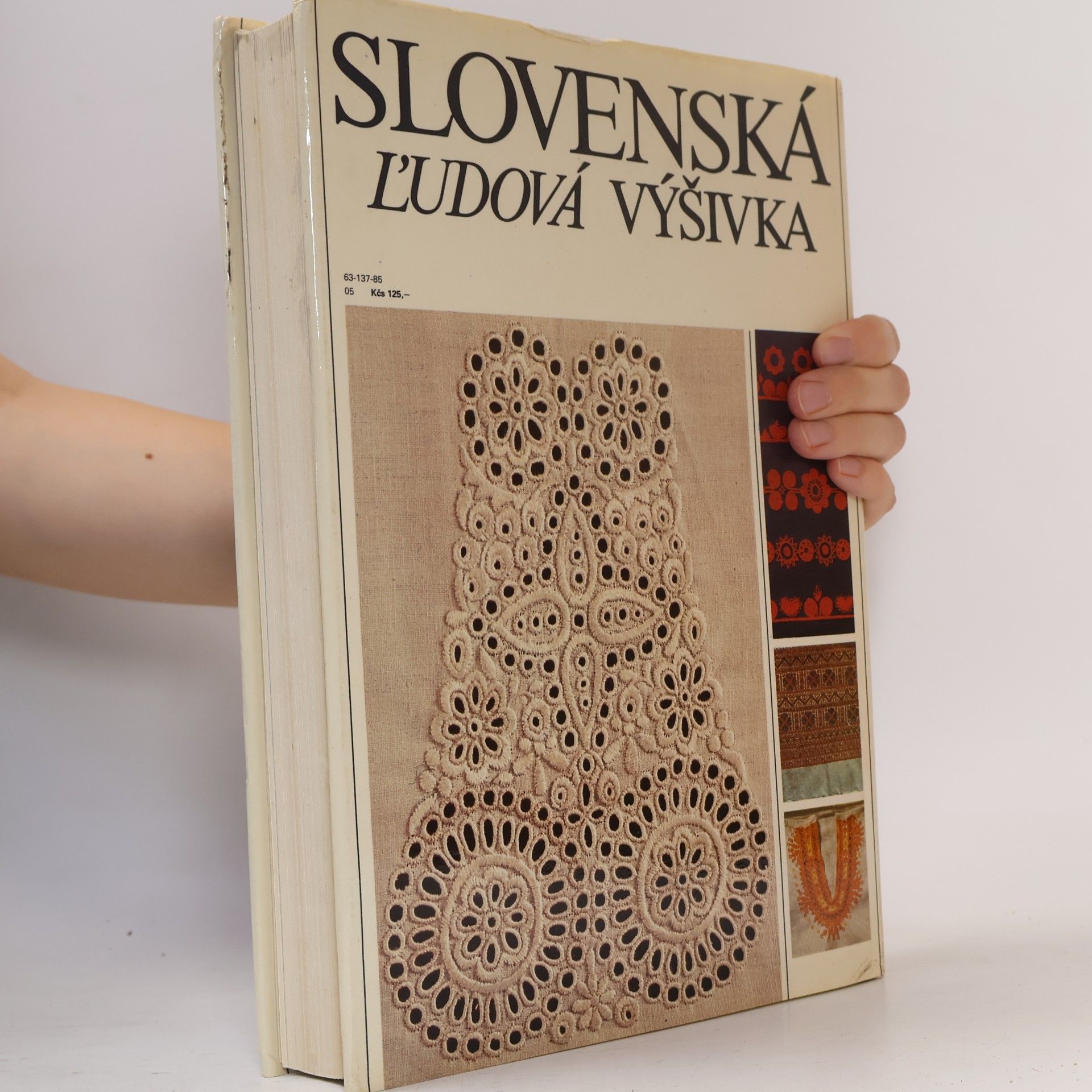 Anna Chlupová Slovenská ľudová výšivka