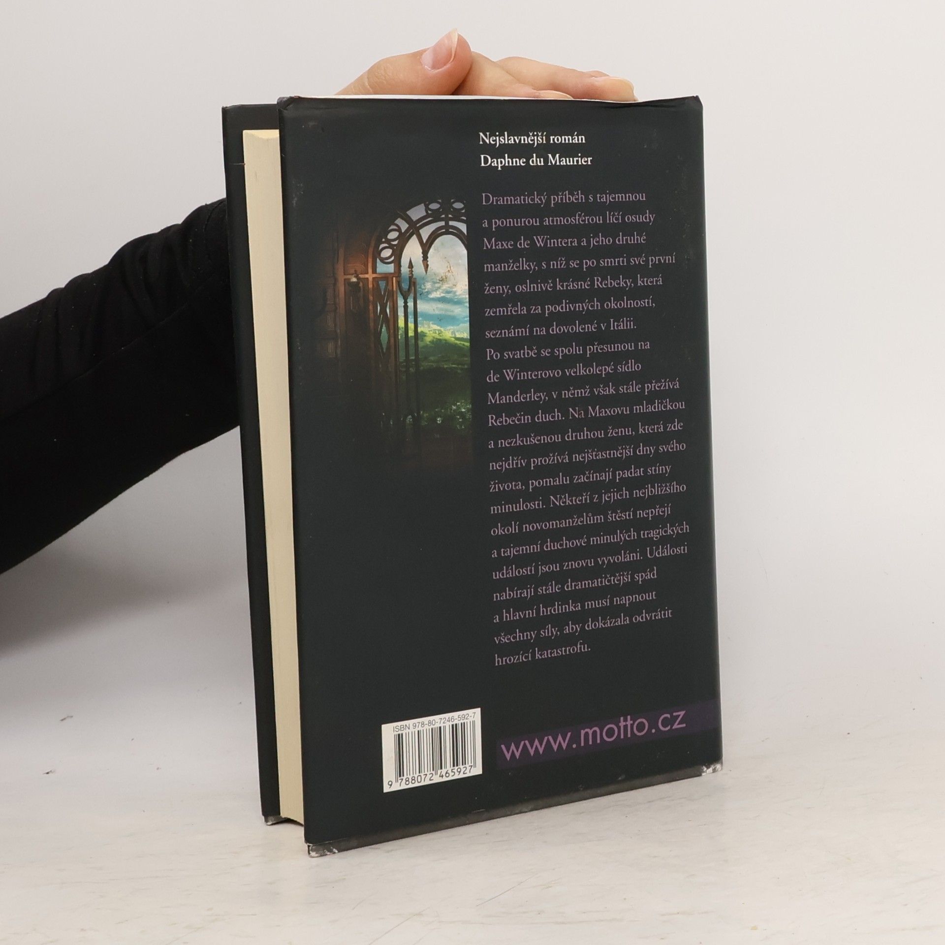Daphne Du Maurier Mrtvá a živá