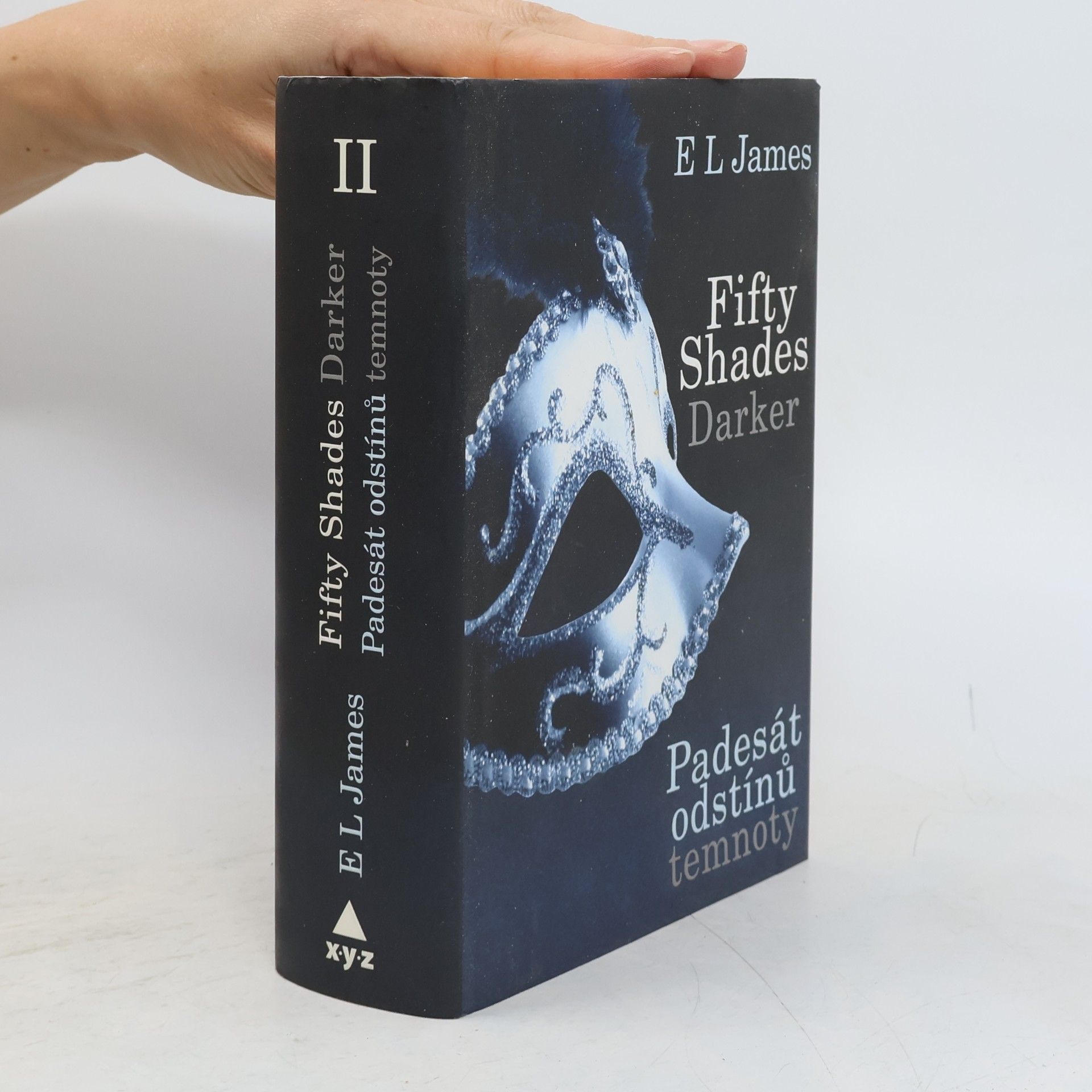 E. L. James Padesát odstínů temnoty