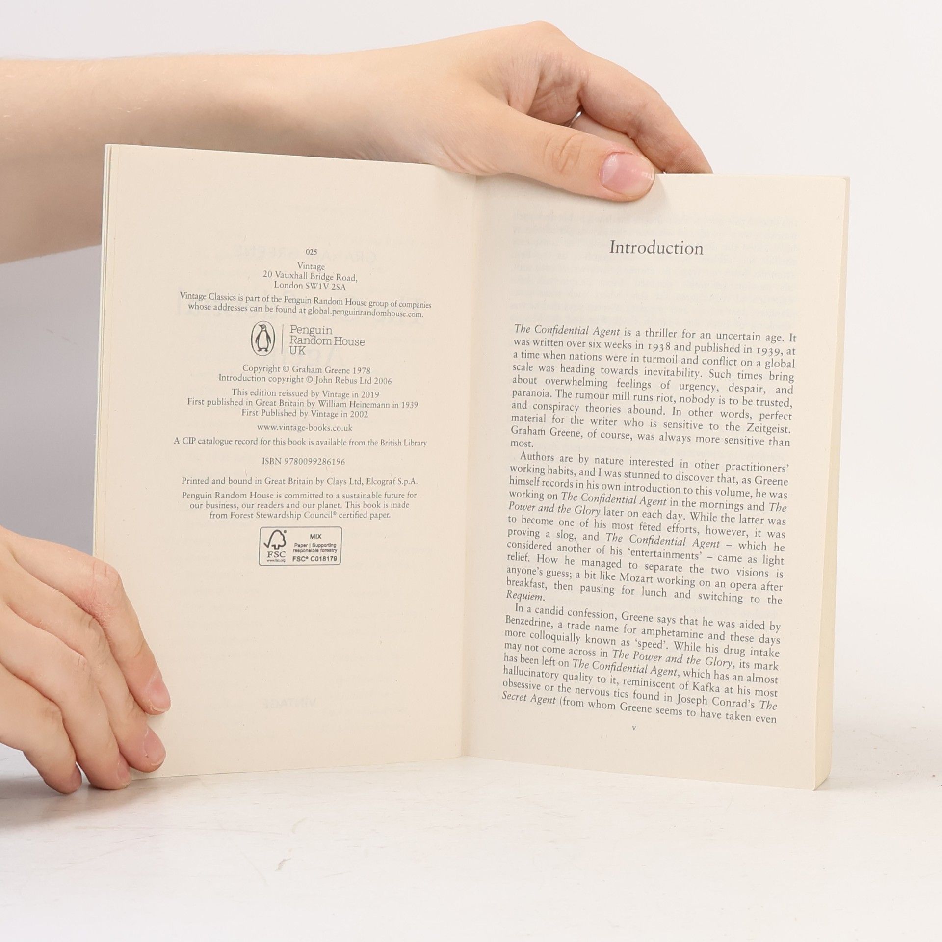 Graham Greene Vintage: The Confidential Agent