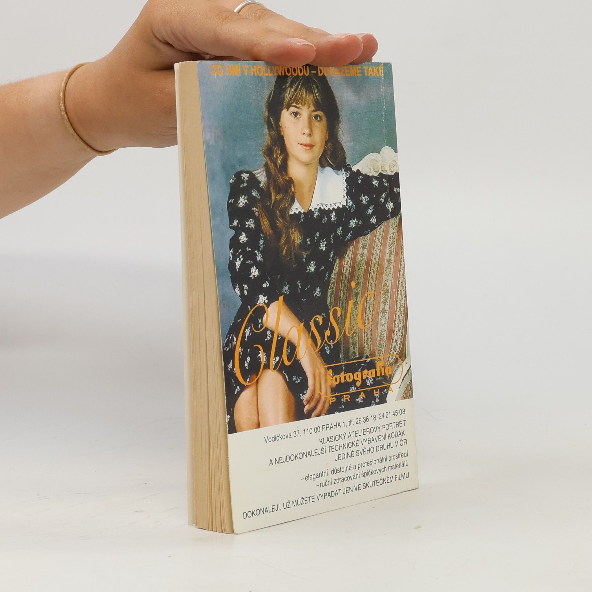 Various authors Manuela 9. Romantický příběh dvou sester