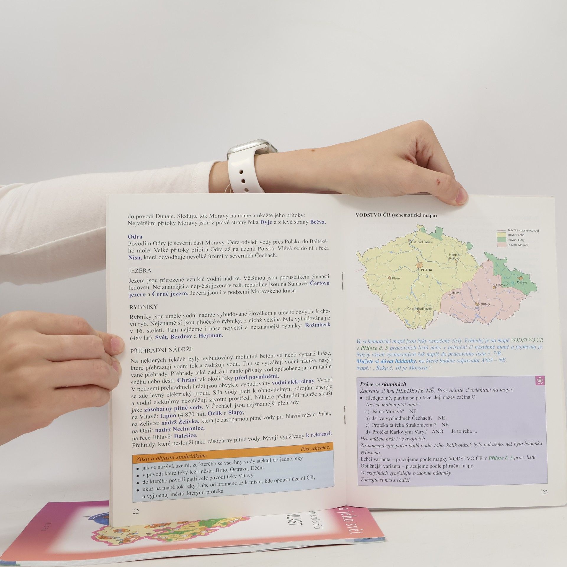 Petr Chalupa (geograf) Člověk a jeho svět. Naše vlast.